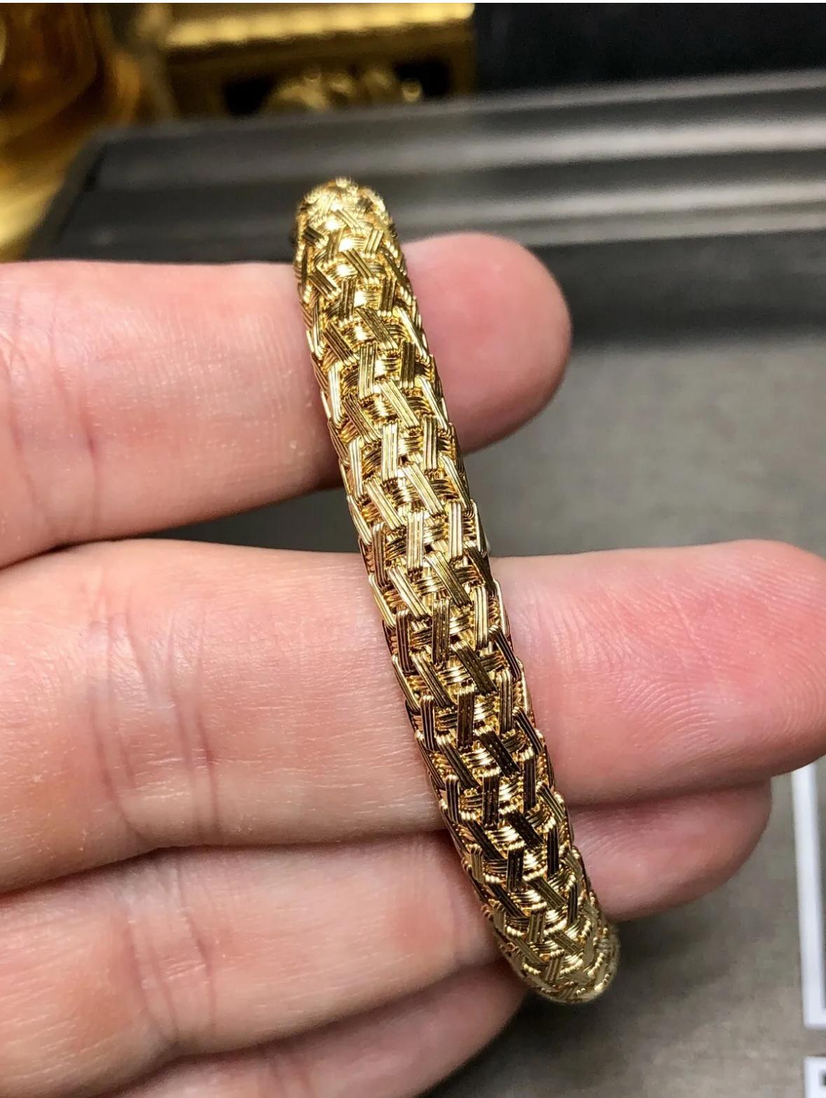 Contemporary 18K Yellow Gold FILIPPINI FRATELLI Woven Italian Flexible Cuff Bracelet  7” For Sale