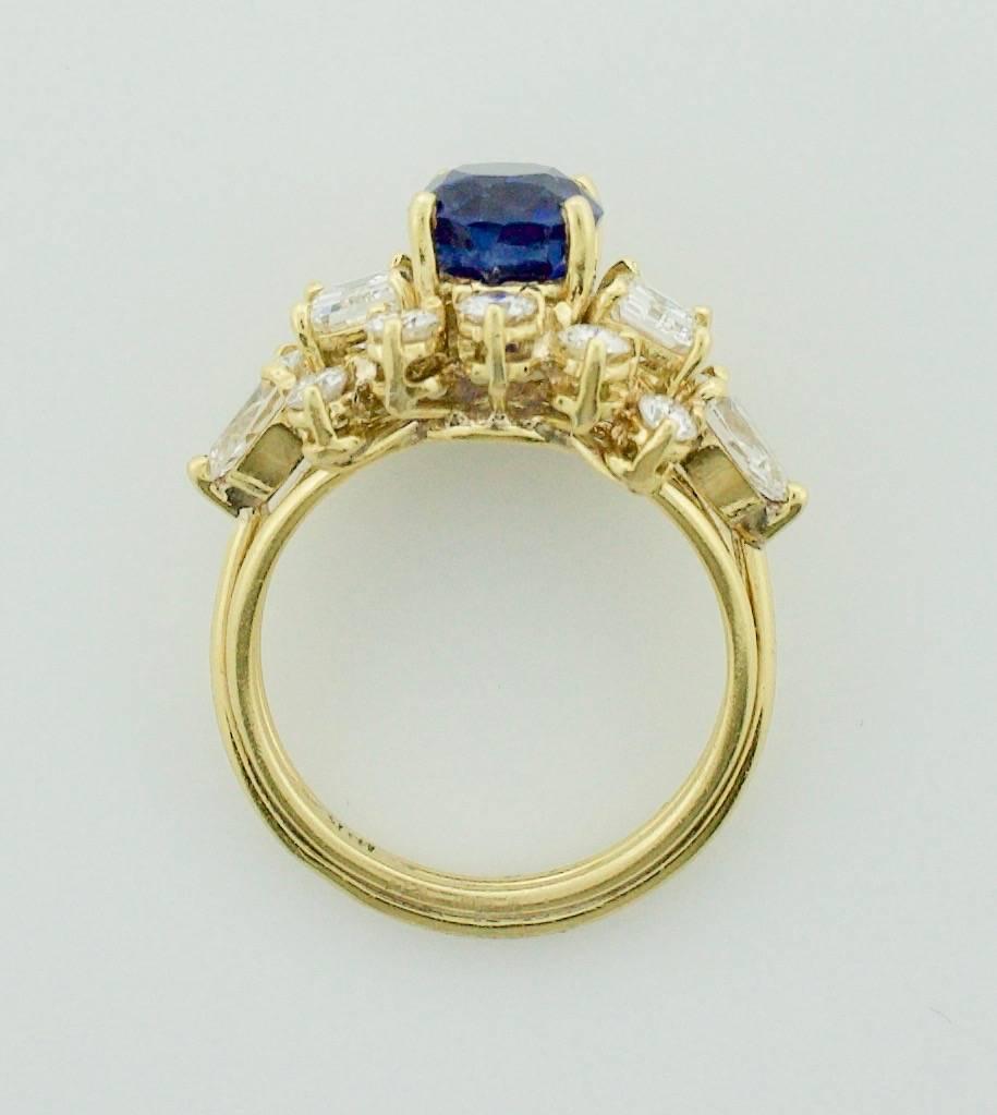 No Heat Sapphire and Diamond Ring in 18k GIA Certified In Excellent Condition For Sale In Wailea, HI