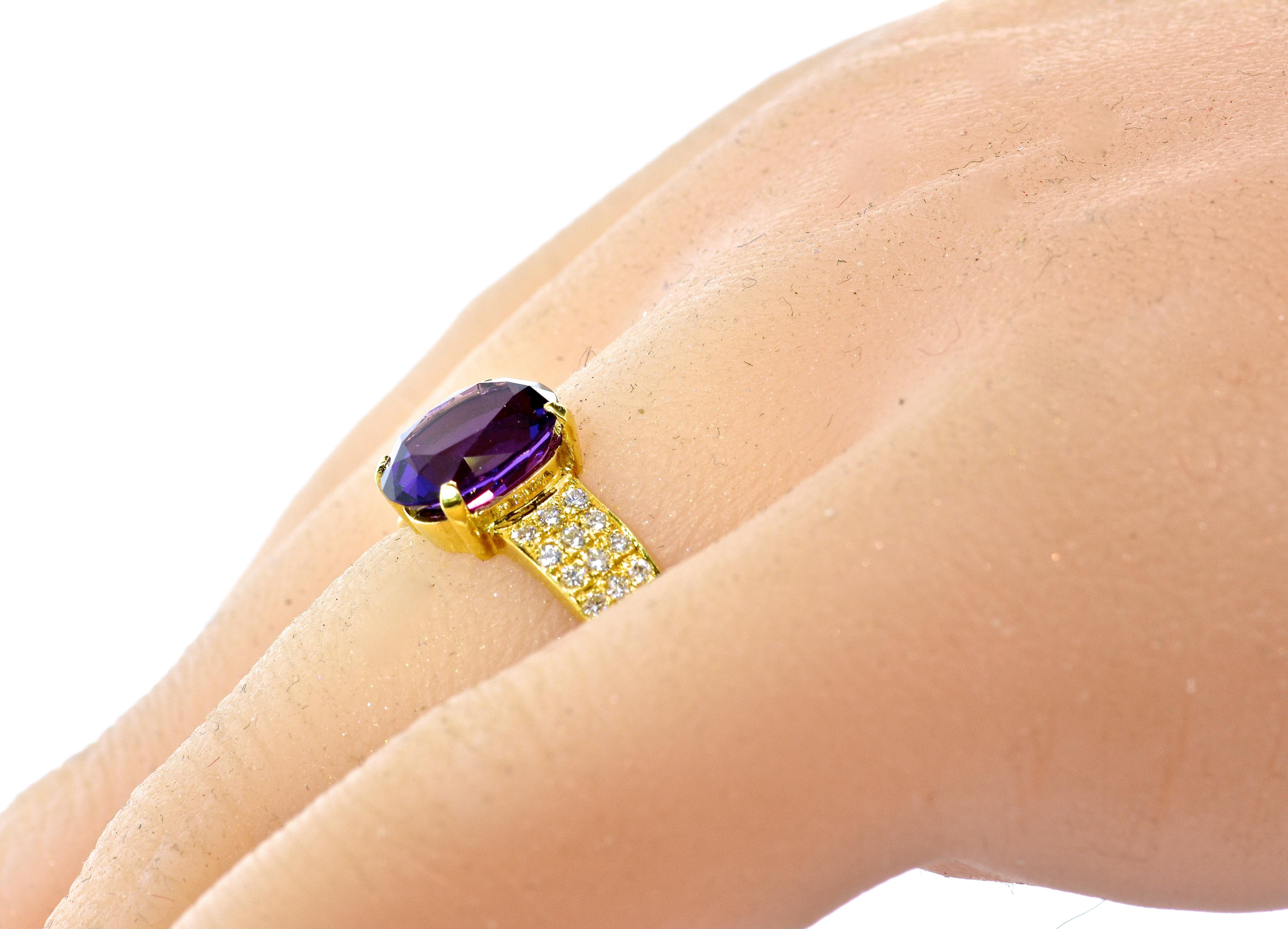 Contemporary 18K Yellow Gold, Fine White Diamond and Vivid Purple Amethyst Ring For Sale