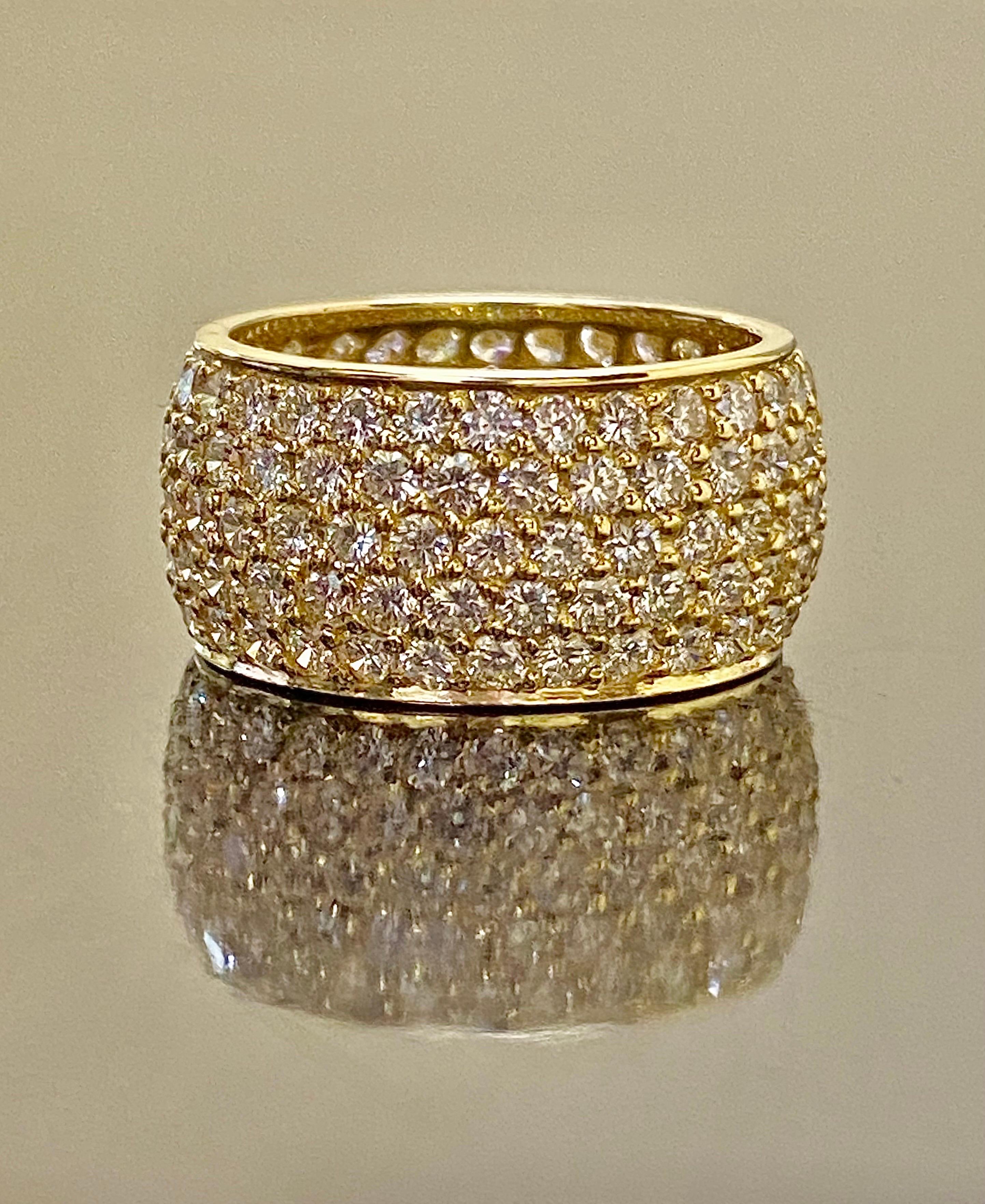 Bague de fiançailles en or jaune 18 carats à cinq rangées de diamants pavés de 6 carats en vente 1