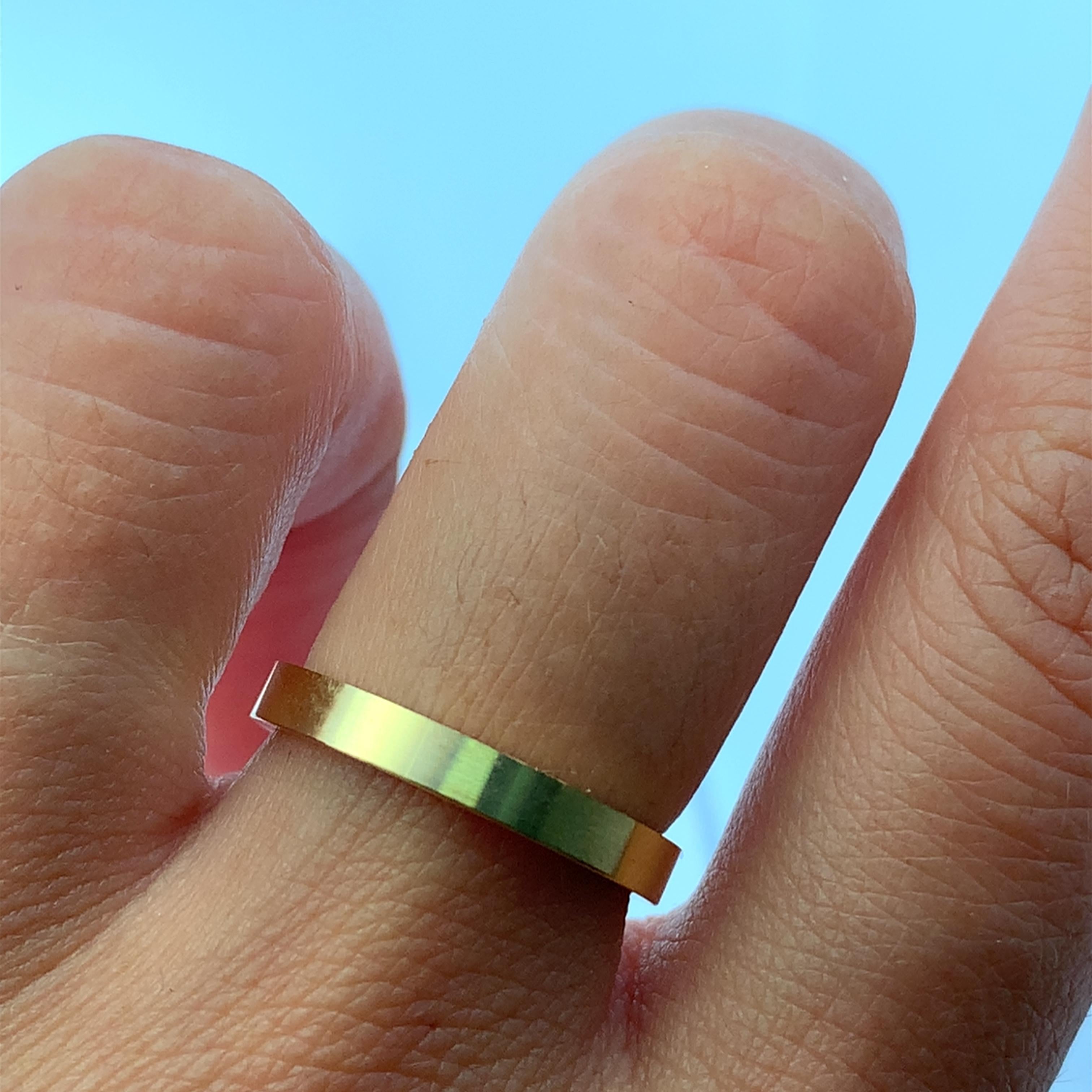 18k Gelbgold flach matt satiniert Hochzeit Band Ring für Damen oder Herren im Angebot