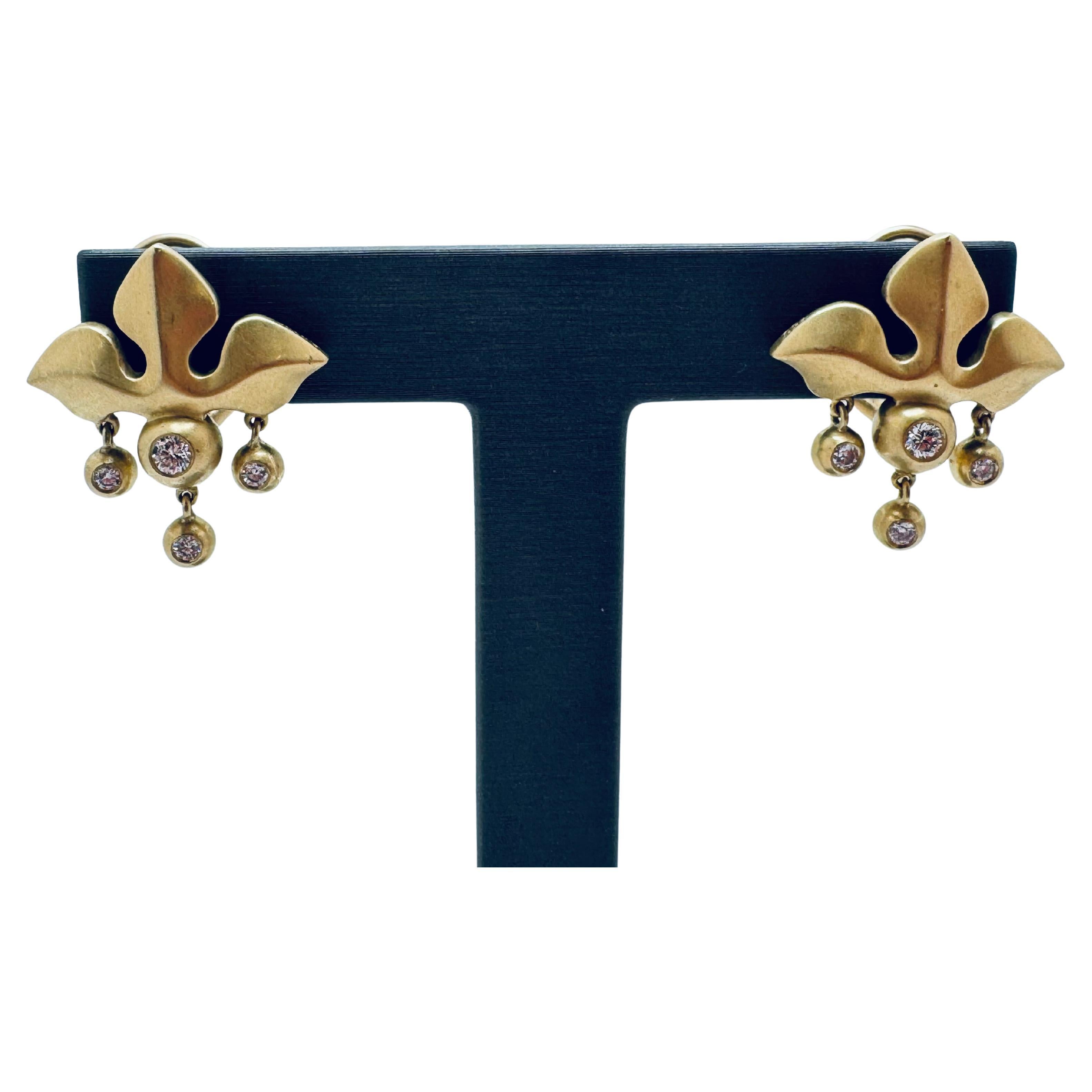 Orecchini con diamante Fleur-de-Lis in oro giallo 18K