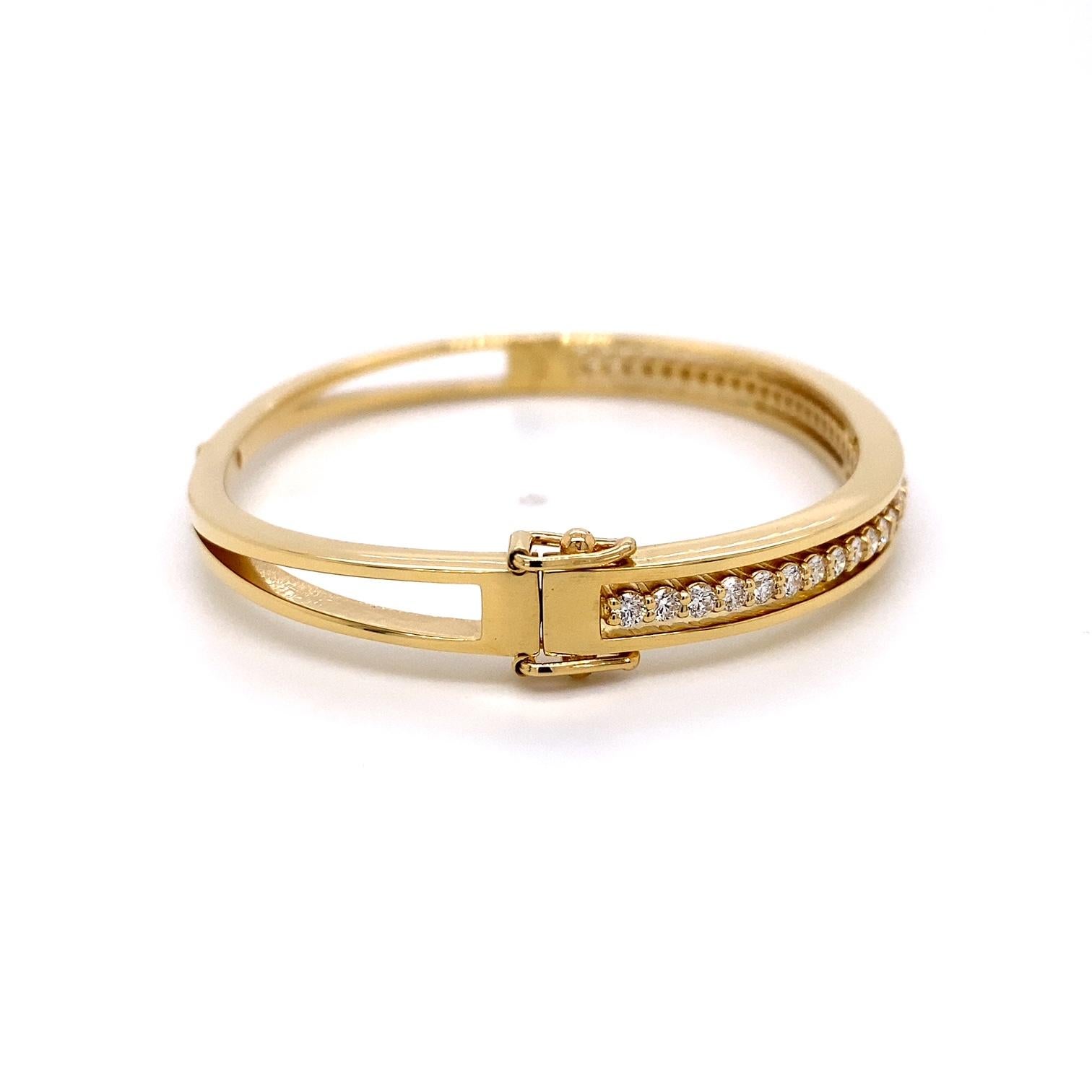 Contemporary 18k Yellow Gold Floating 1.20 Carat White Diamond Bracelet For Sale