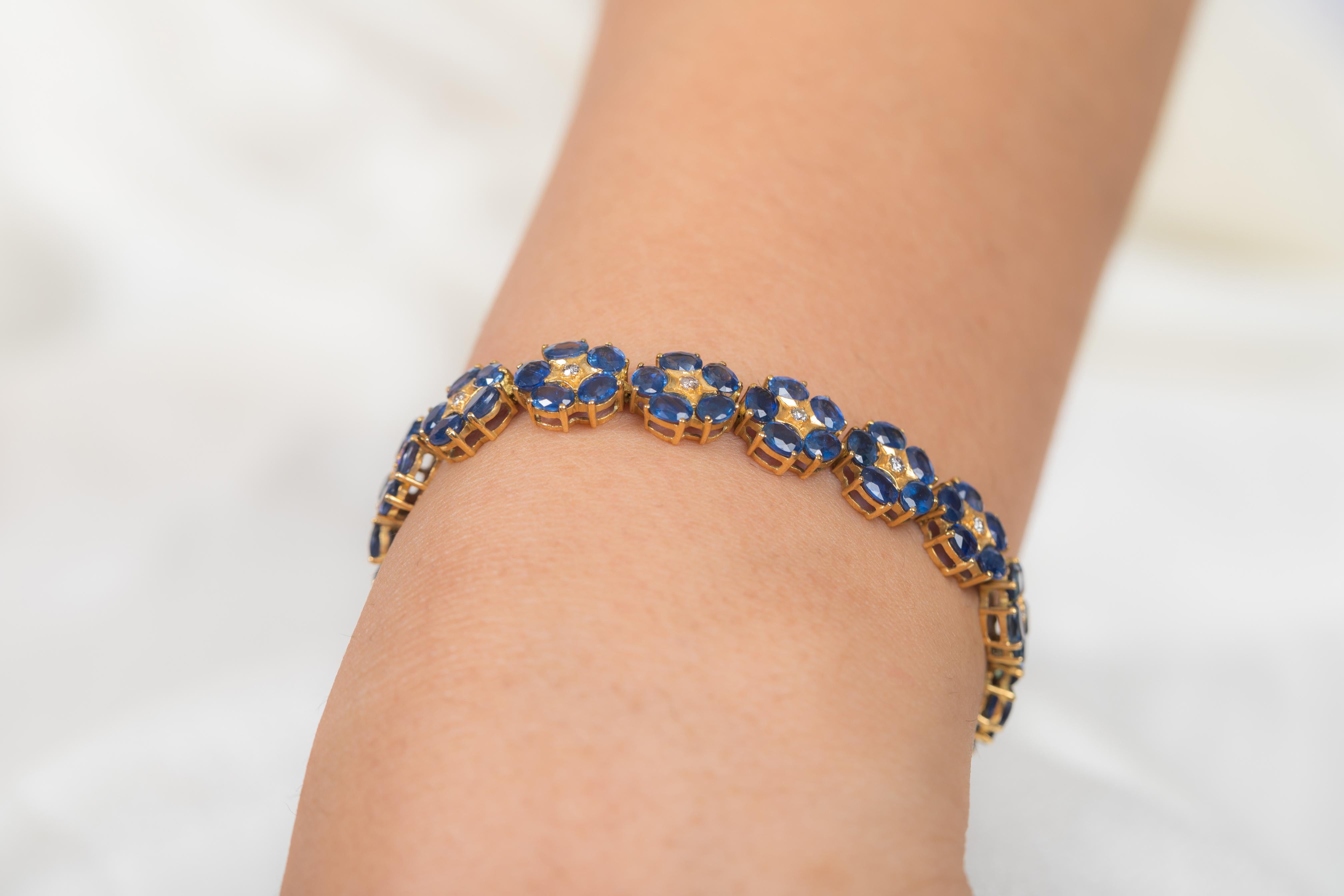 Women's 18K Yellow Gold Floral Blue Sapphire Diamond Bracelet For Sale