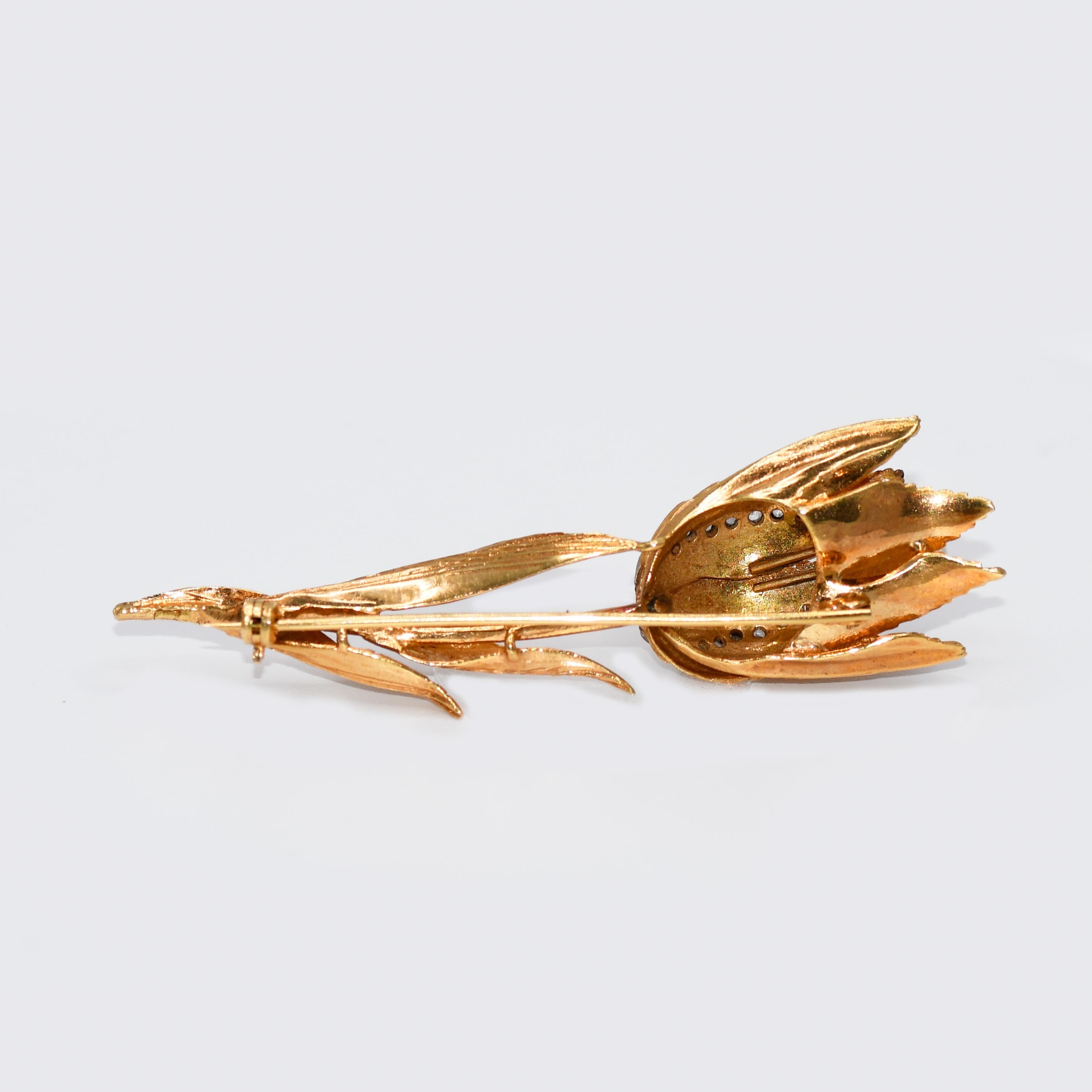 Women's or Men's 18k Yellow Gold Floral Brooch, 12.1gr For Sale