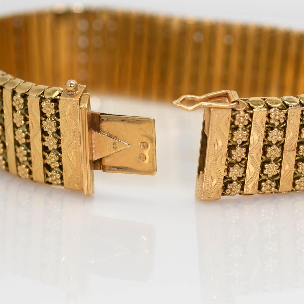 Women's 18K Yellow Gold Floral Pattern Bracelet 50.7gr For Sale