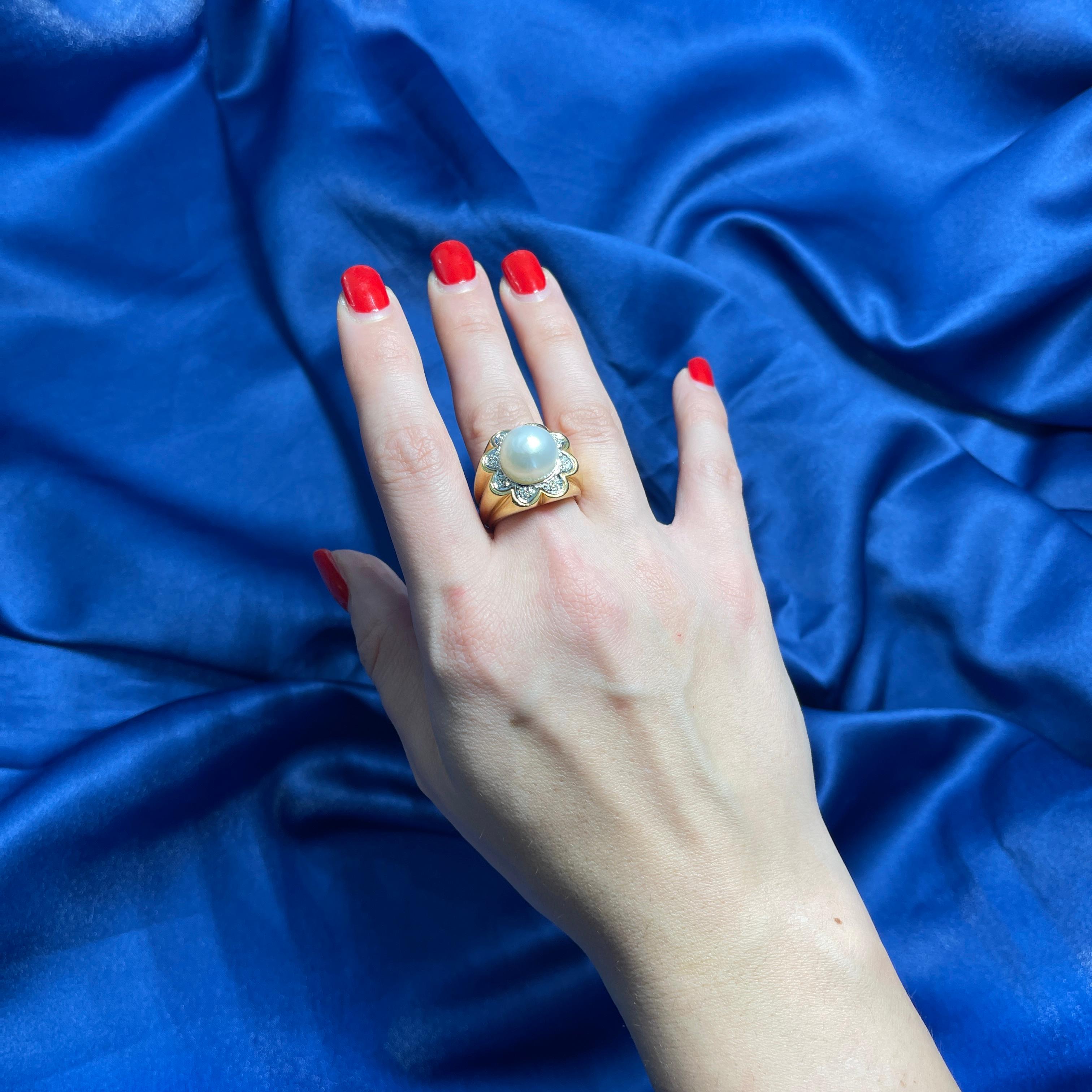 18K Yellow Gold Floral Ring with Pearl and Diamond Accents For Sale 1