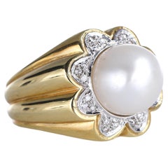 18K Yellow Gold Floral Ring with Pearl and Diamond Accents