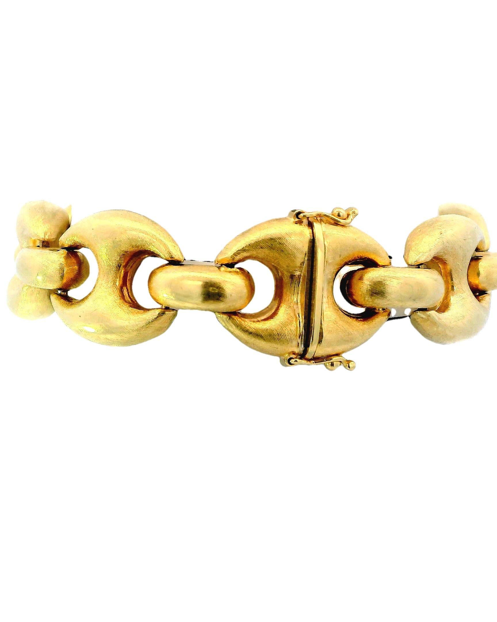 Women's or Men's 18k Yellow Gold  Florentined Gucci Style Link Bracelet For Sale