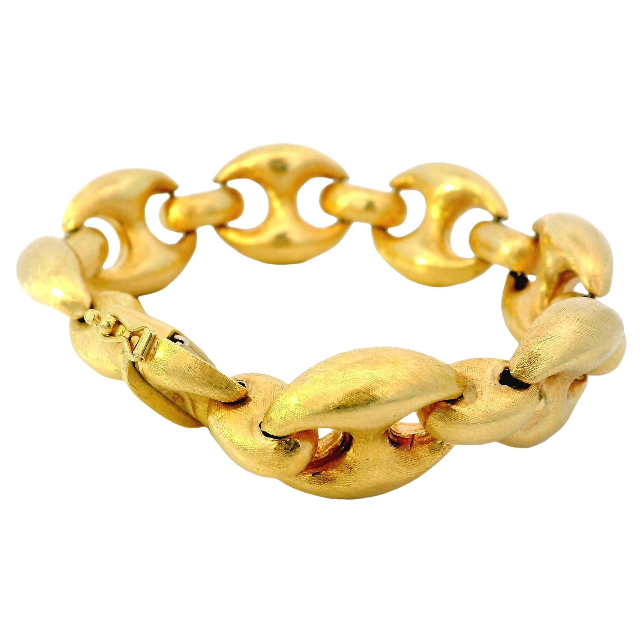 18k Yellow Gold  Florentined Gucci Style Link Bracelet For Sale