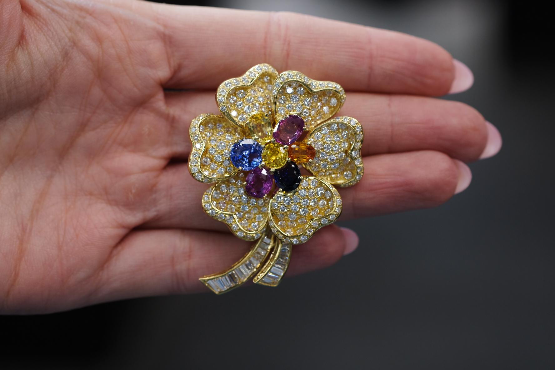 18K Yellow Gold Flower 13.00cttw Diamond And Multicolor Sapphire Brooch 1