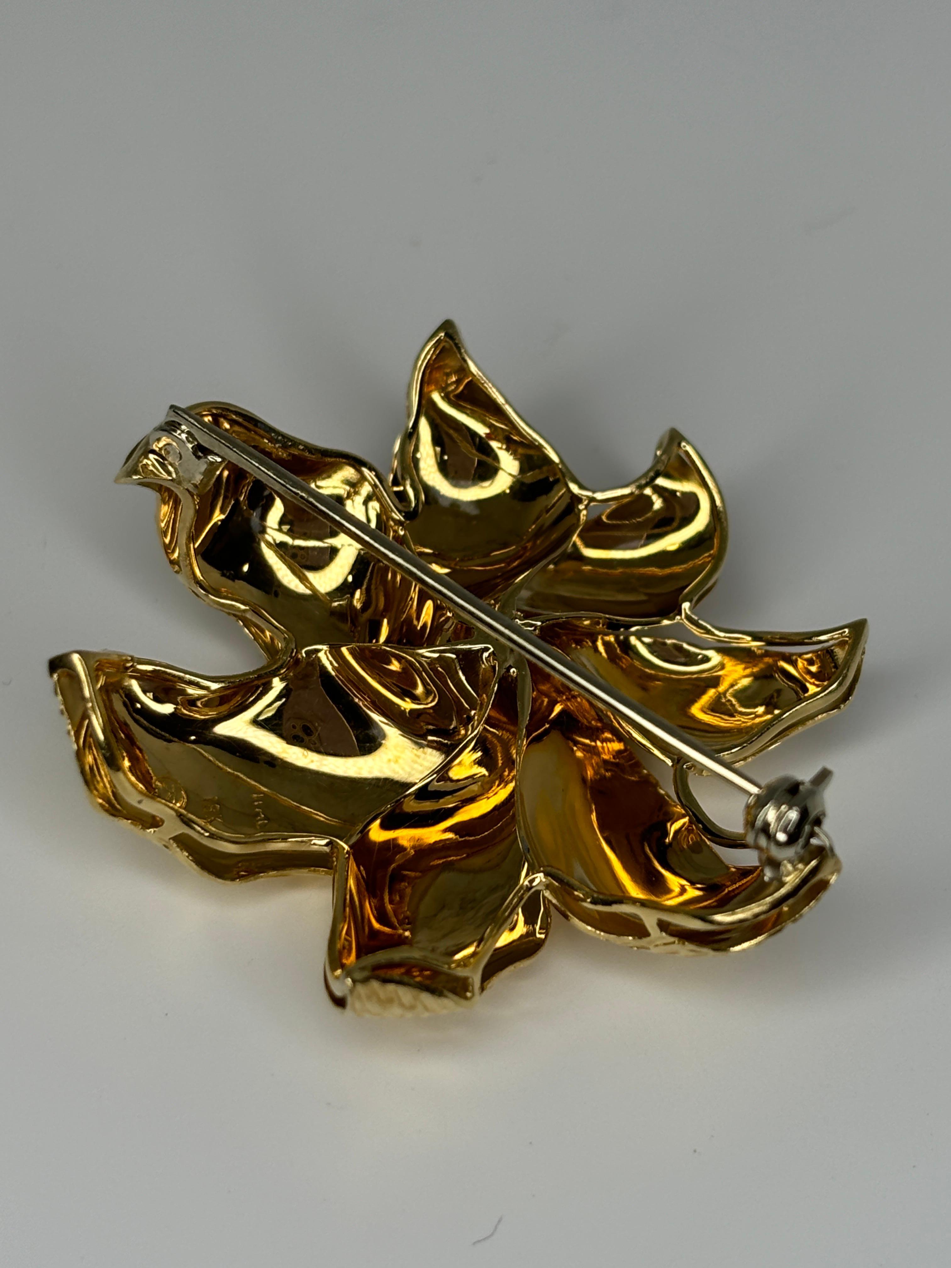 18k Yellow Gold Flower Brooch With Diamond Center For Sale 1
