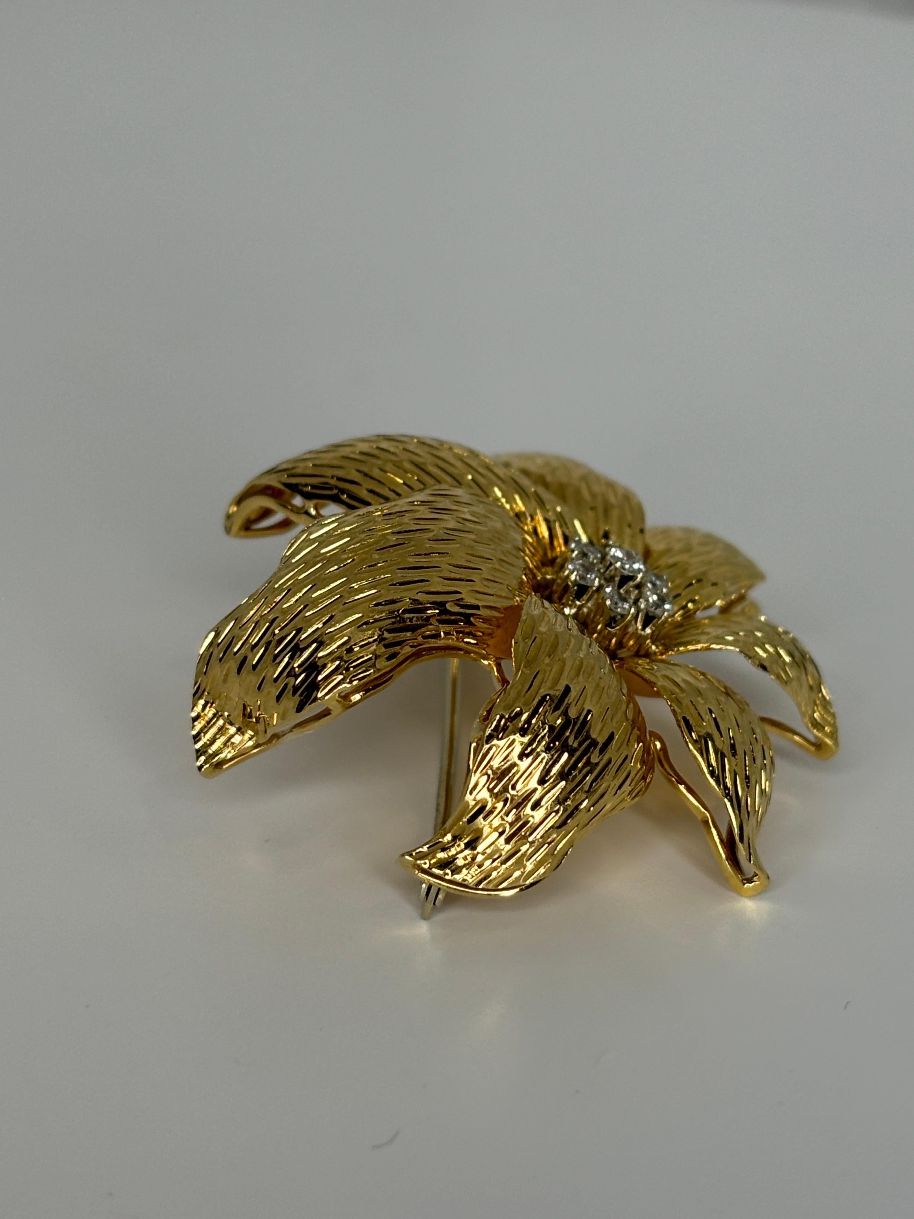 18k Yellow Gold Flower Brooch With Diamond Center For Sale 2