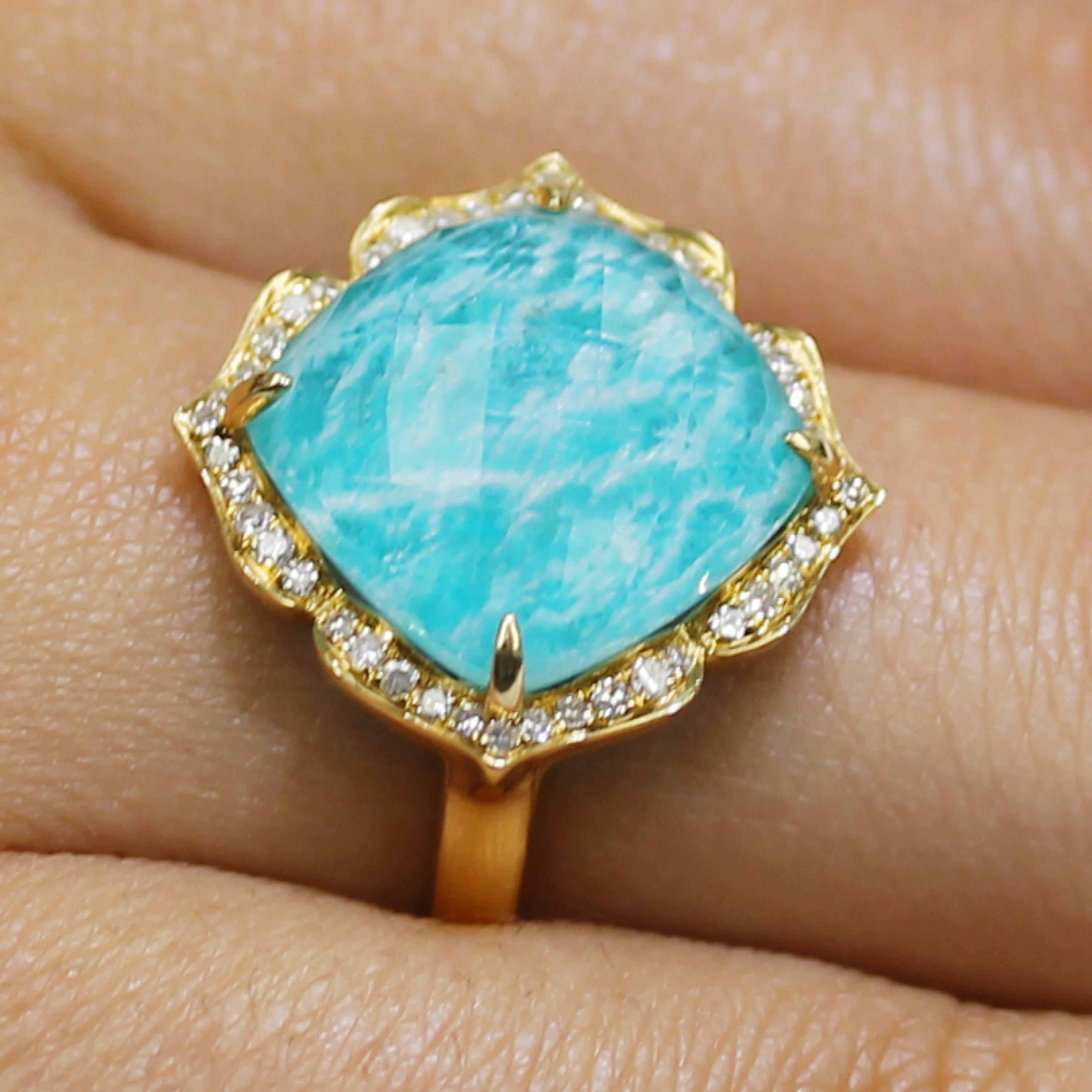 Contemporary 18 Karat Yellow Gold Flower Cocktail Ring w/Amazonite, White Quartz & Diamonds For Sale