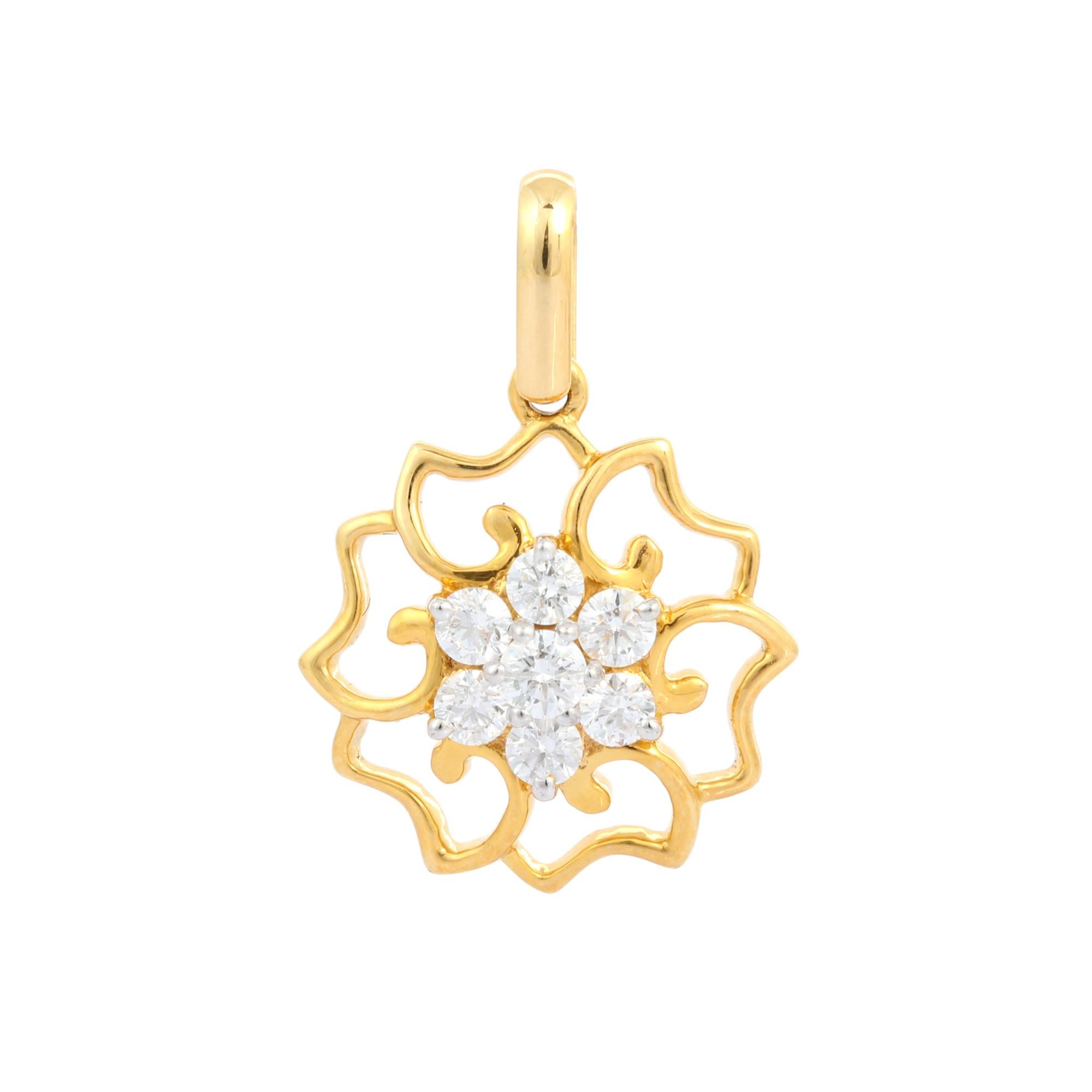 Art déco Pendentif fleur en or jaune 18 carats filigrane avec diamants en vente