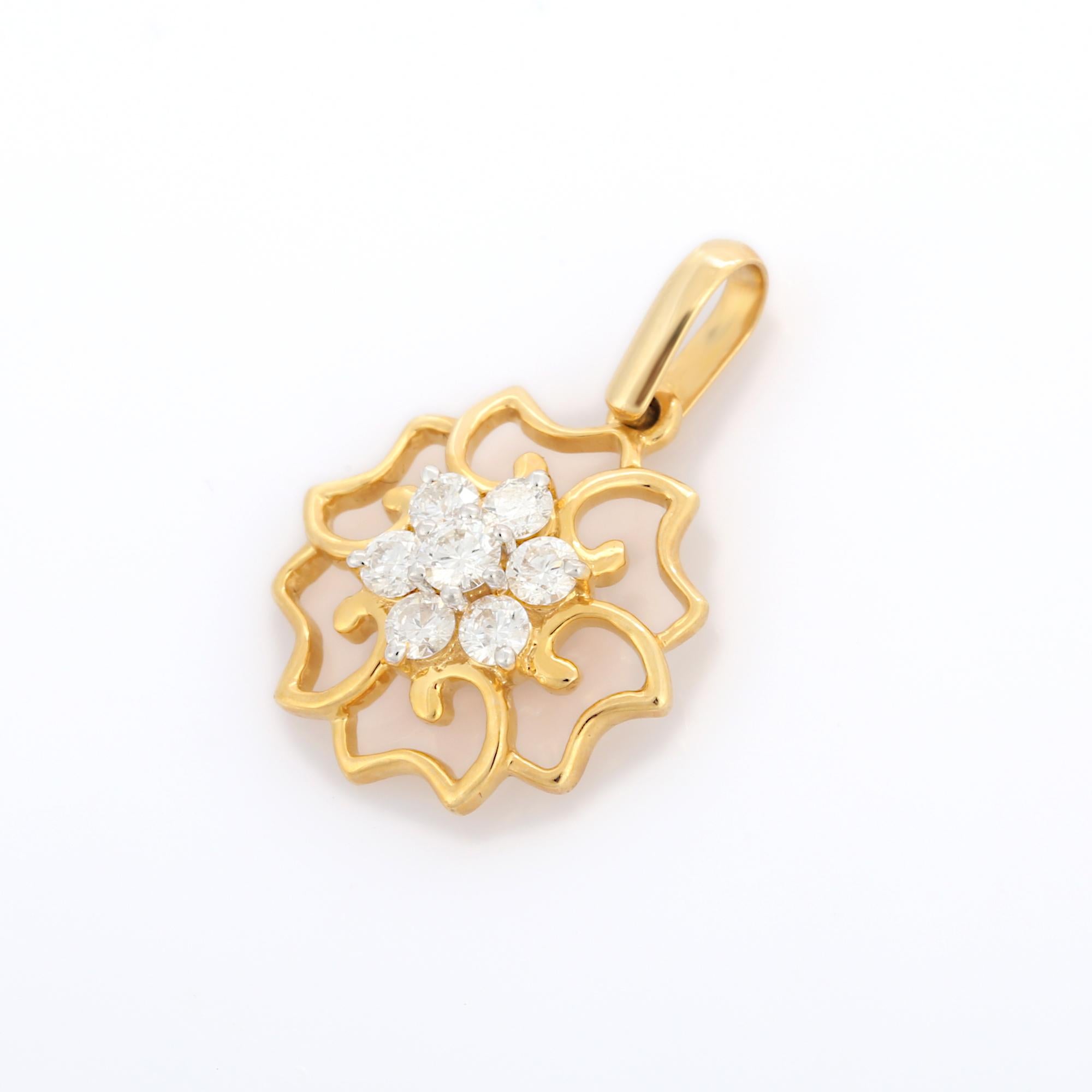 Round Cut 18K Yellow Gold Filigree Flower Pendant with Diamonds For Sale
