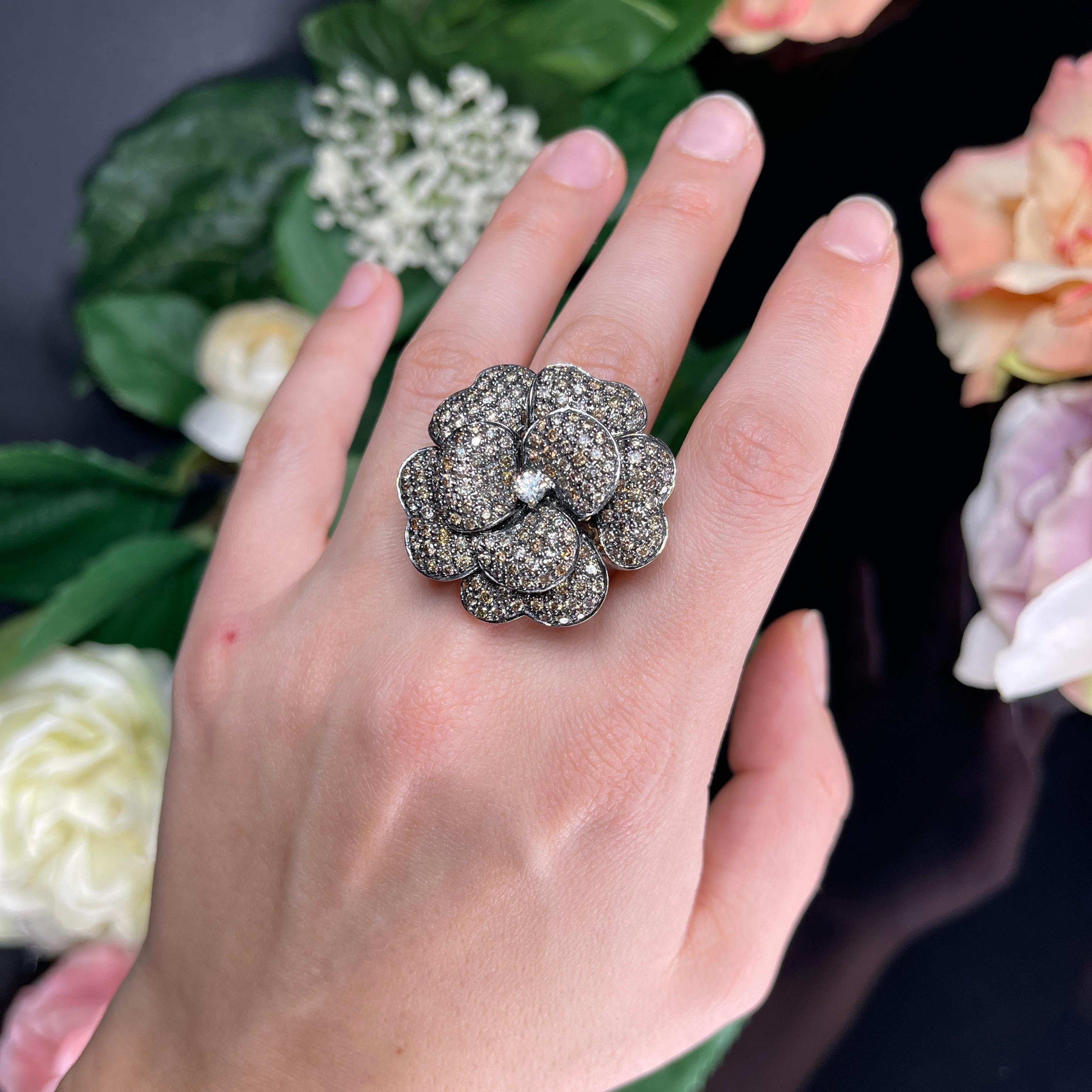 18k Yellow Gold Flower Ring / Pendant / Brooch with Brown and White Diamonds For Sale 4