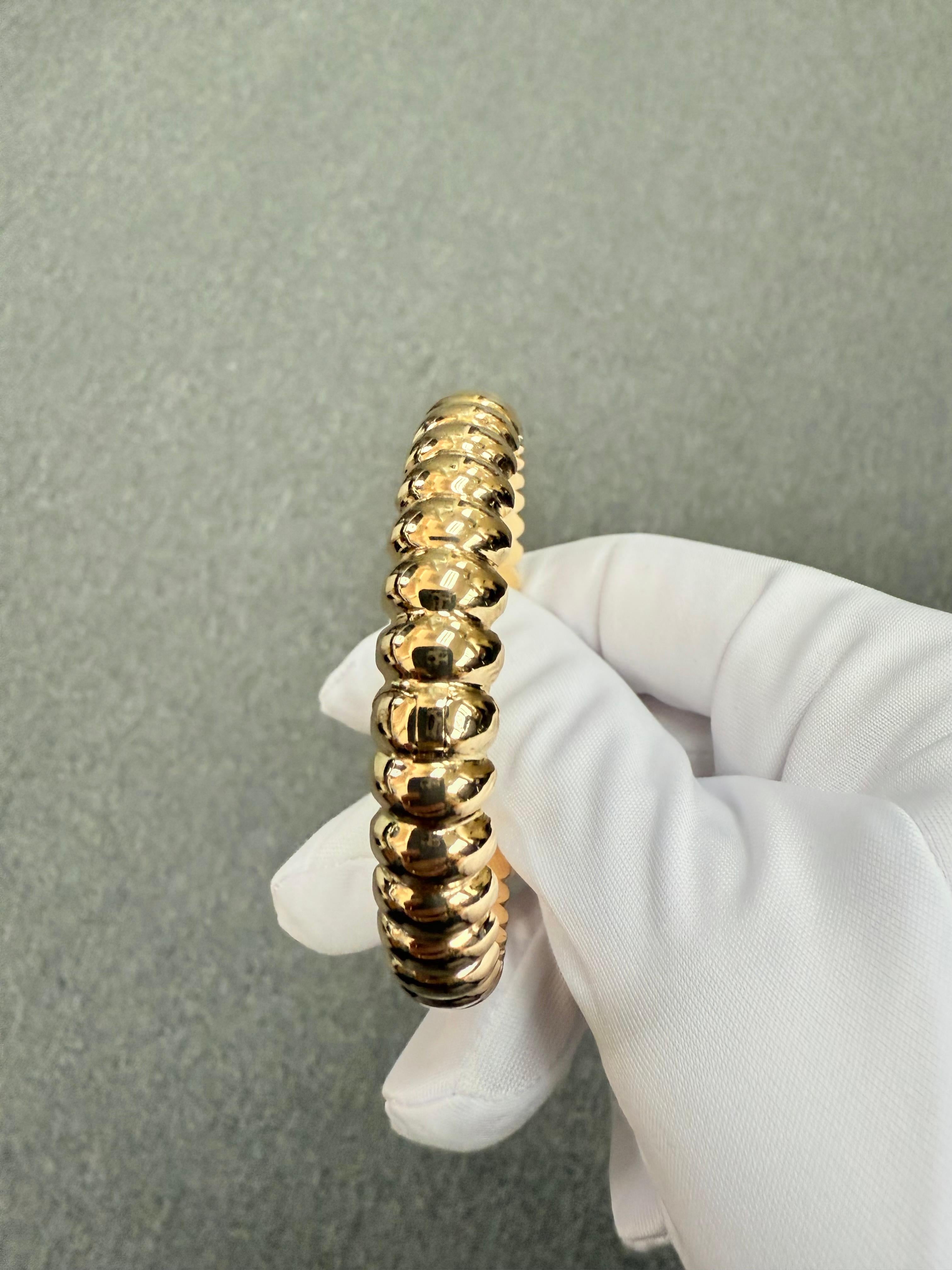 Bracciale Bangle scanalato in oro giallo 18k, circa anni '70 in vendita 6