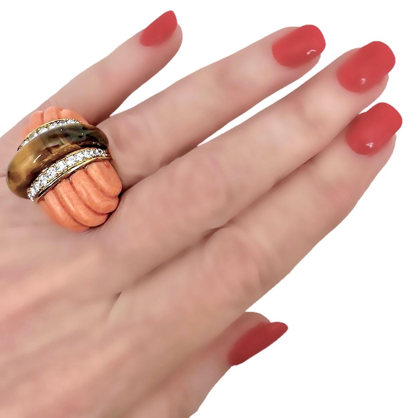 18 Karat Gelbgold geriffelter Koralle, Tigerauge und Diamantring 8