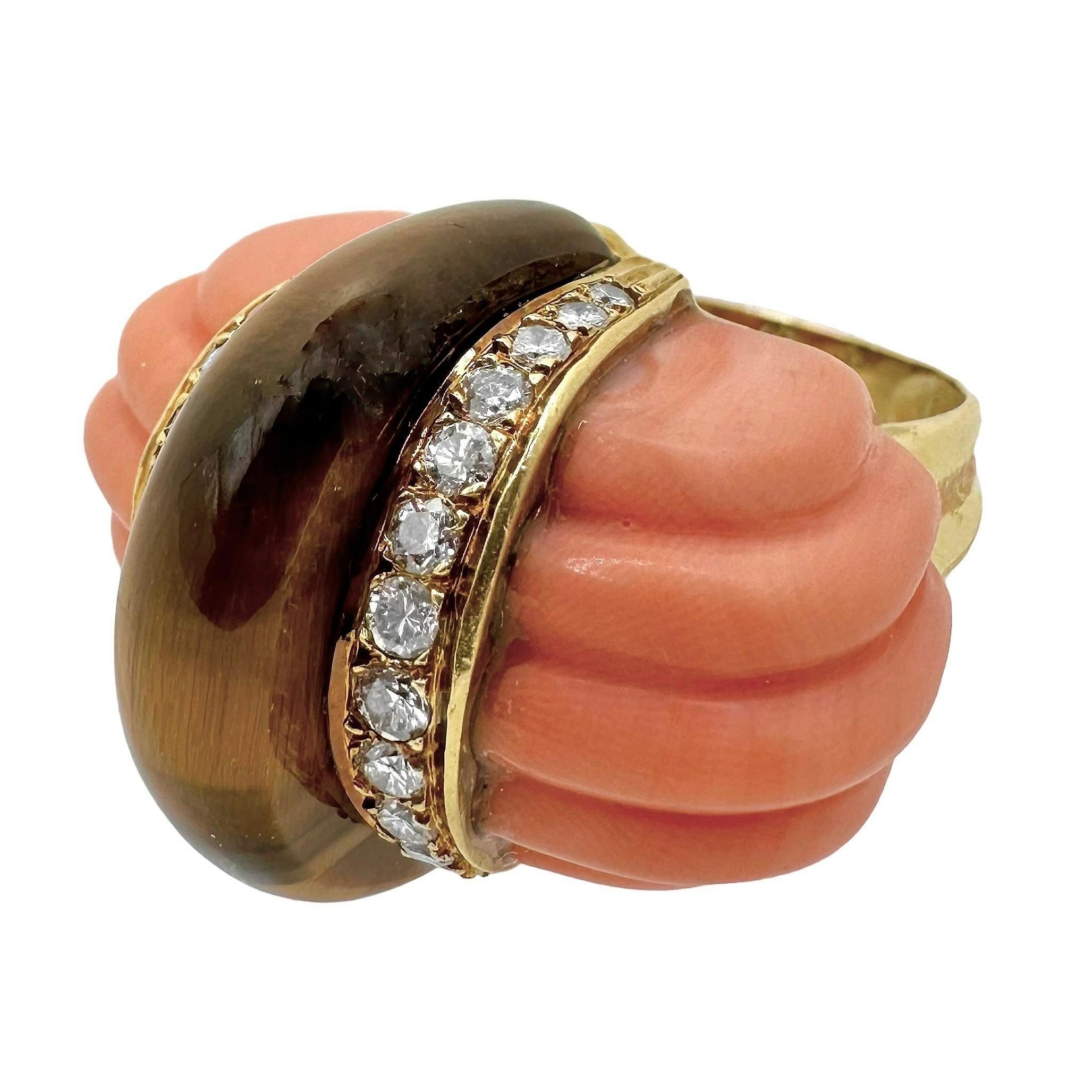18 Karat Gelbgold geriffelter Koralle, Tigerauge und Diamantring (Brillantschliff)
