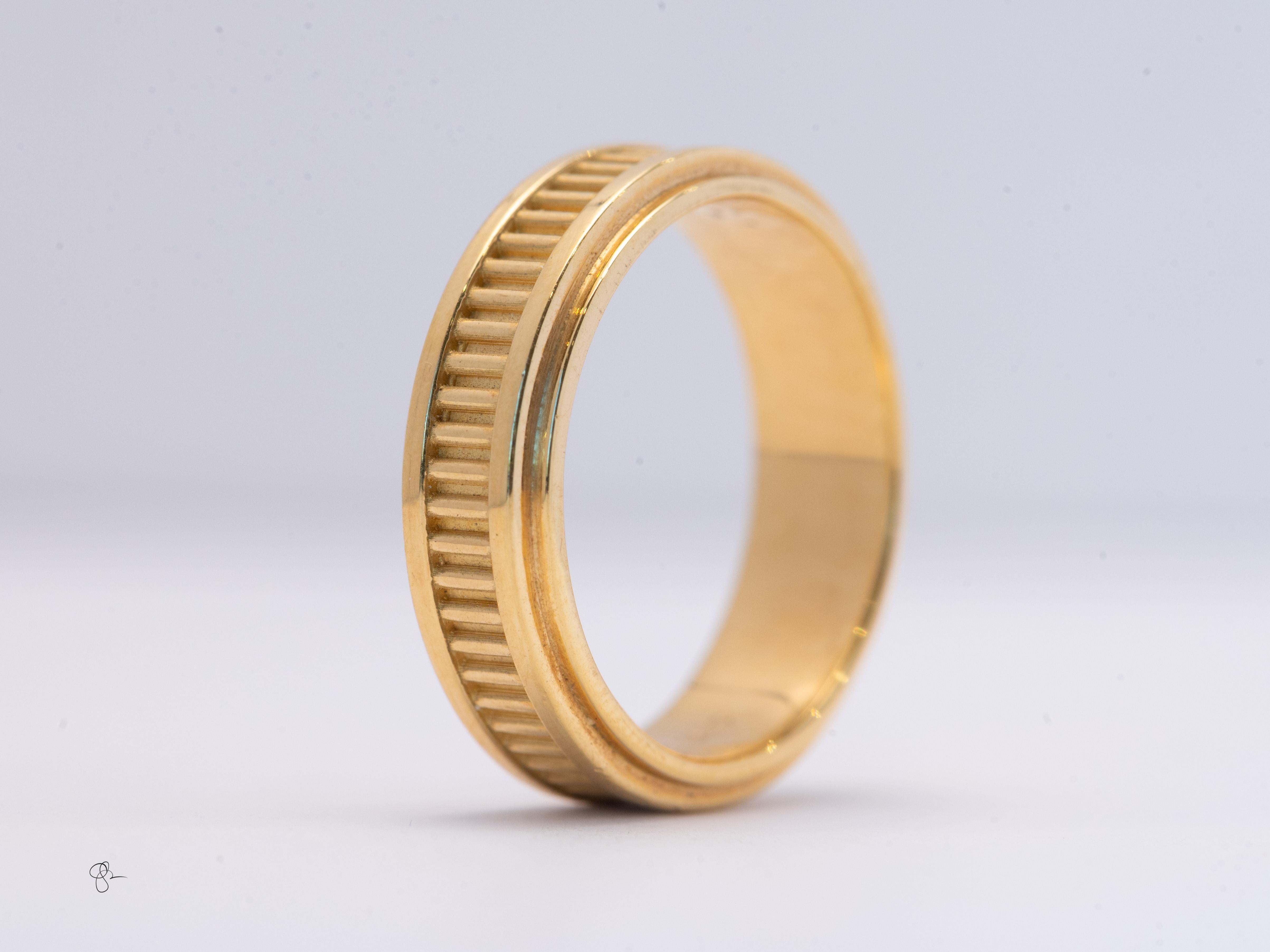 Fede nuziale da uomo scanalata in oro giallo 18 carati In condizioni ottime in vendita a Tucson, AZ