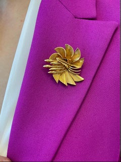 Retro Fluted Swirl Ribbon Floral Fan Brooch 18k Yellow Gold