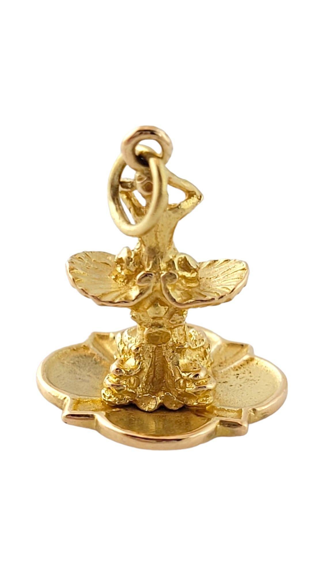 Charme de fontaine en or jaune 18K #14997 Pour femmes en vente