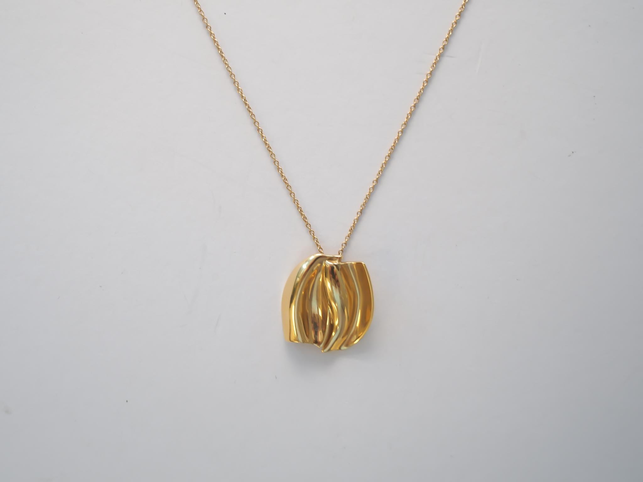 18K Yellow Gold Frank Gehry for Tiffany & Co. Pendant Necklace For Sale 3