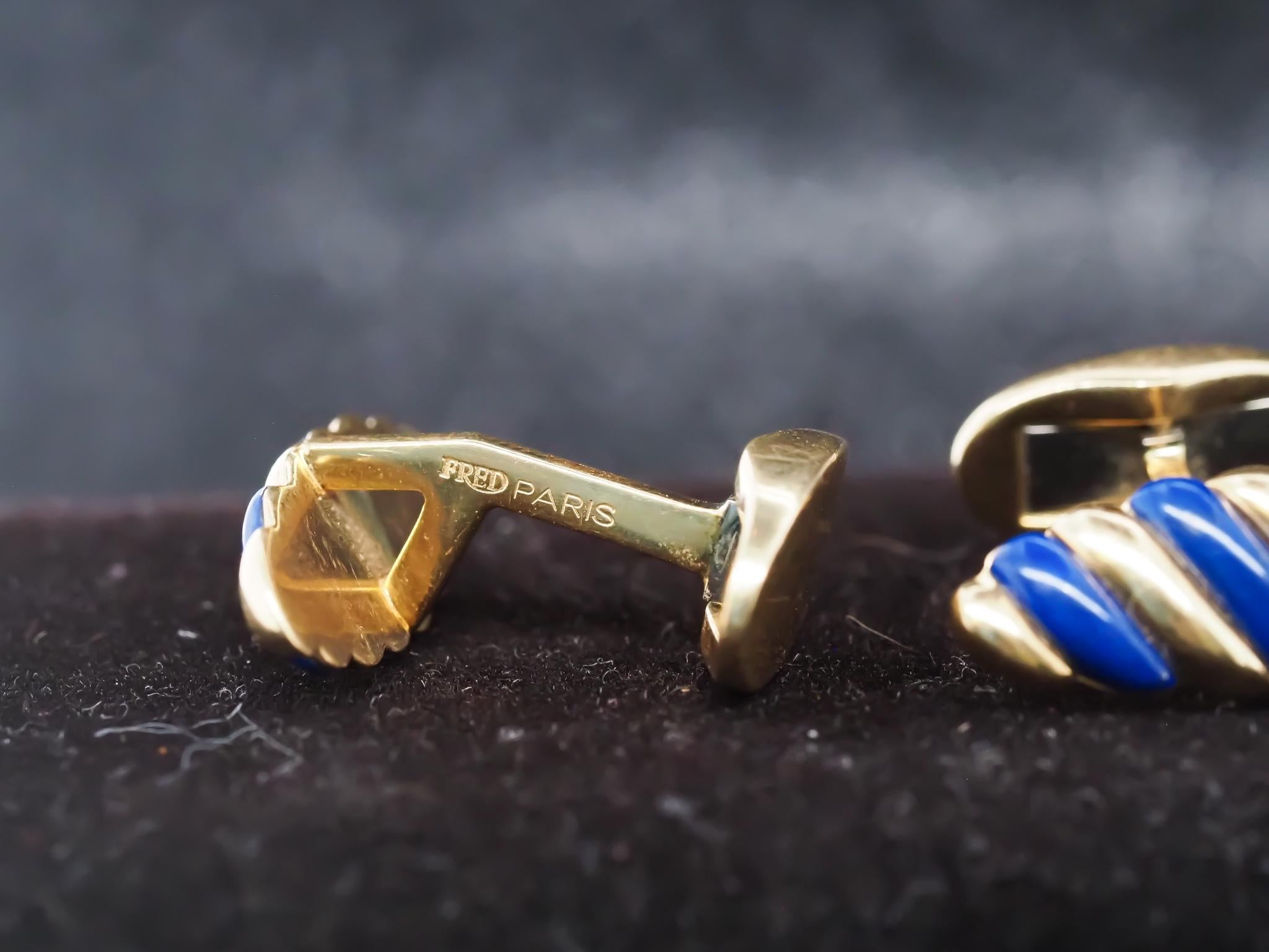 Gemelli in oro giallo 18 carati con smalto blu 