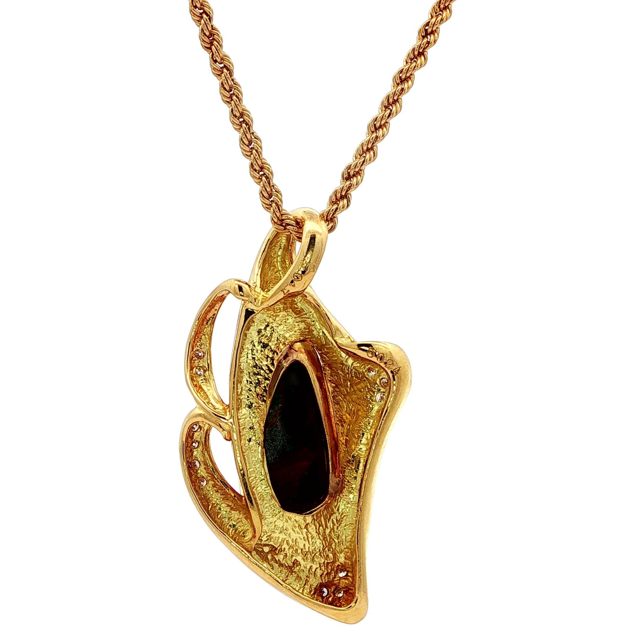 Donna Ciondolo in oro giallo 18k con opale Boulder e diamanti a forma libera e collana con catena a corda in vendita