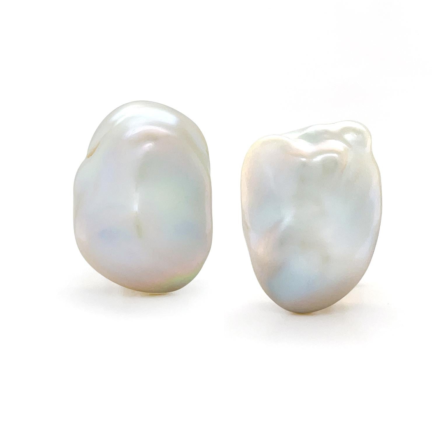 18K Yellow Gold Fresh Water Baroque Pearl Clip-on Earrings In New Condition For Sale In New York, NY