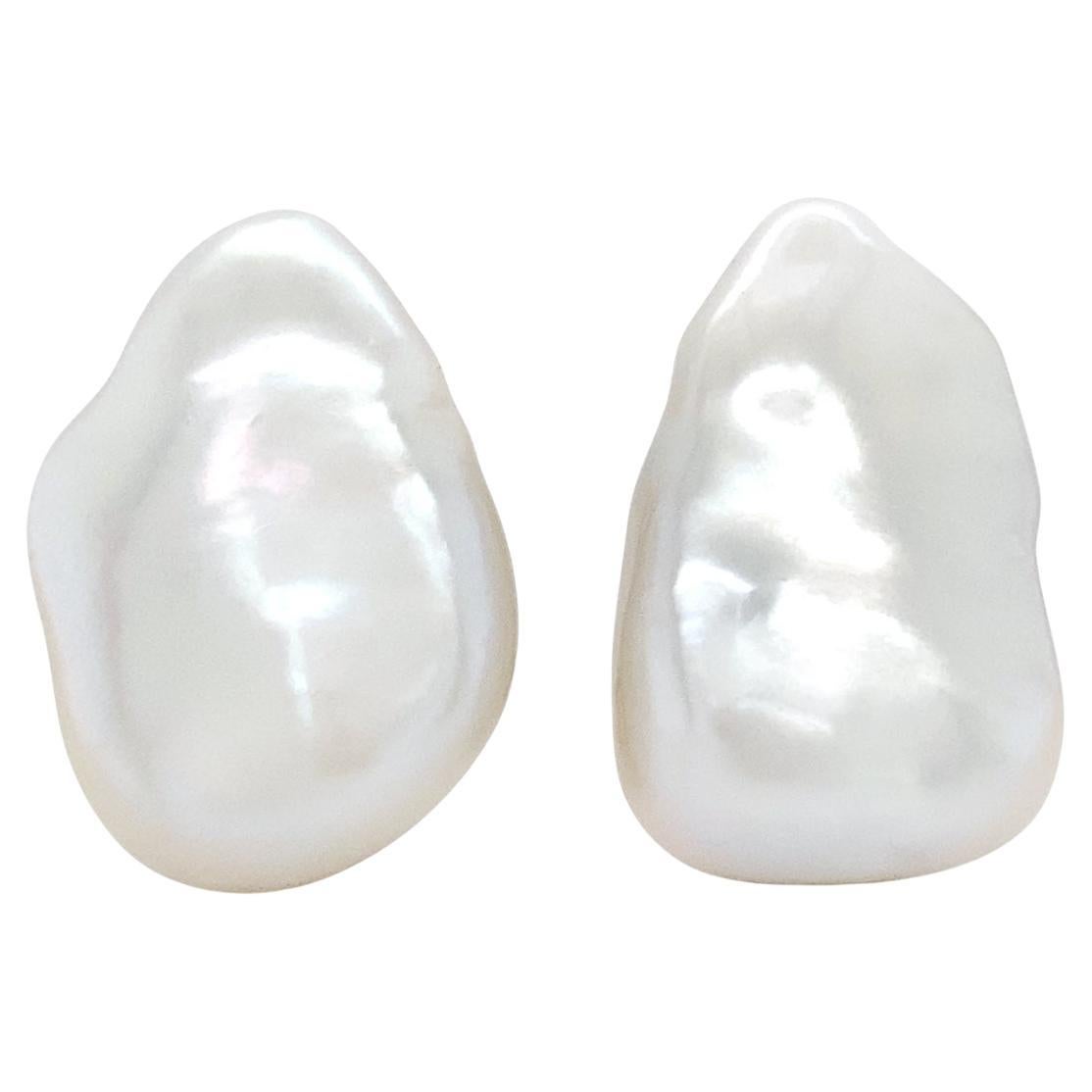 Pendientes de perlas barrocas de agua dulce de oro amarillo de 18 quilates