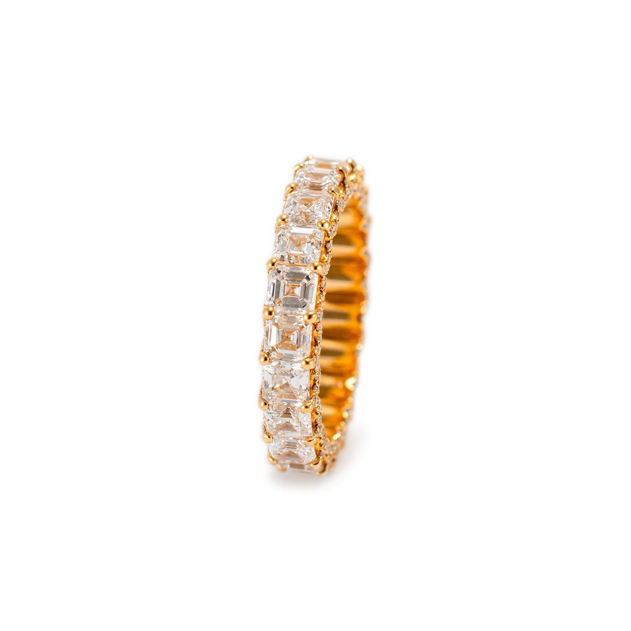 18K Yellow Gold Full Eternity 4.43ct. Asscher Cut Diamond Accented Wedding Band In Excellent Condition For Sale In Houston, TX
