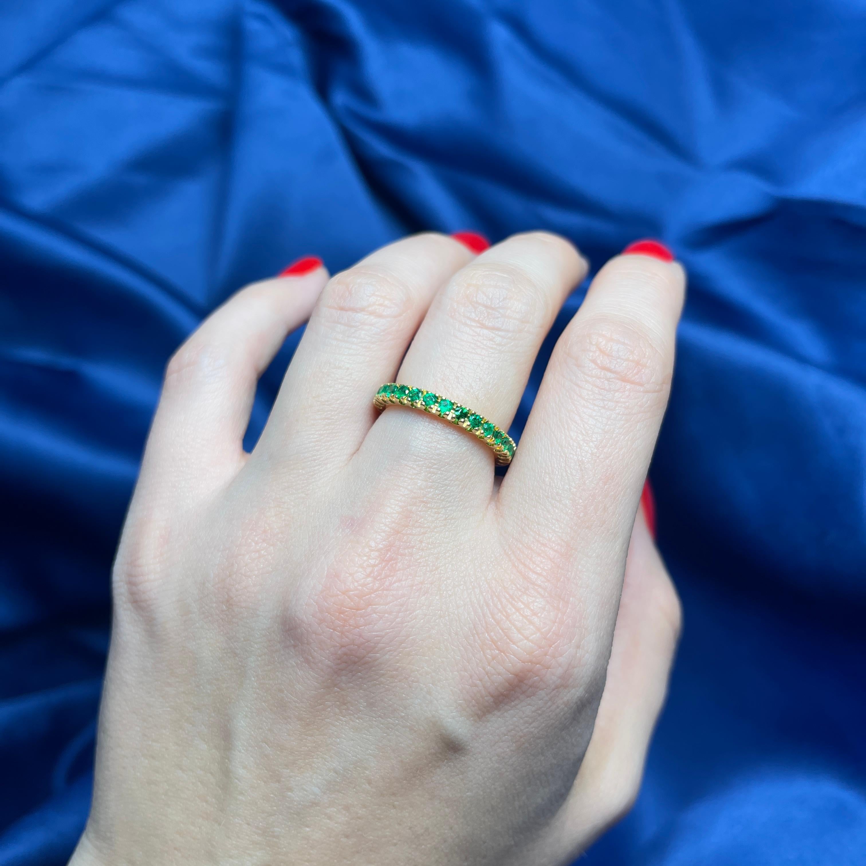 18K Yellow Gold Full Eternity Band with Emeralds For Sale 1