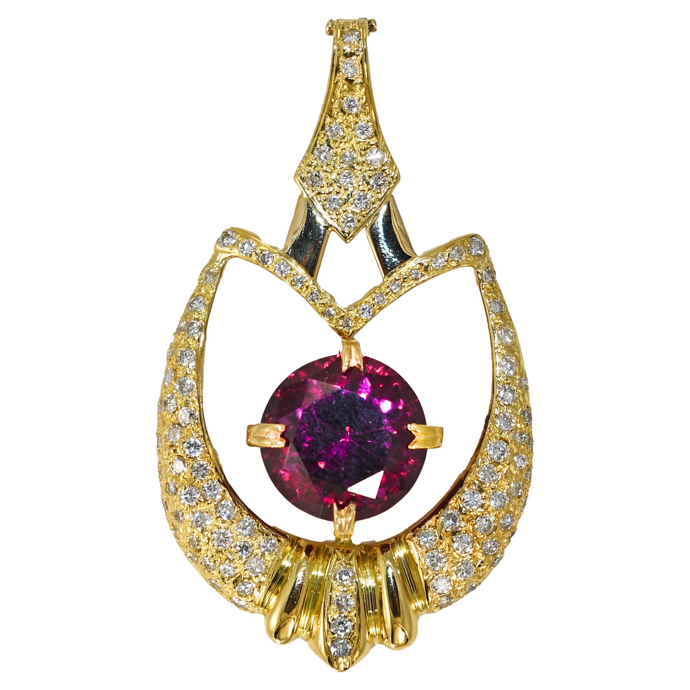 18K Yellow Gold Garnet & Diamond Pendant en vente