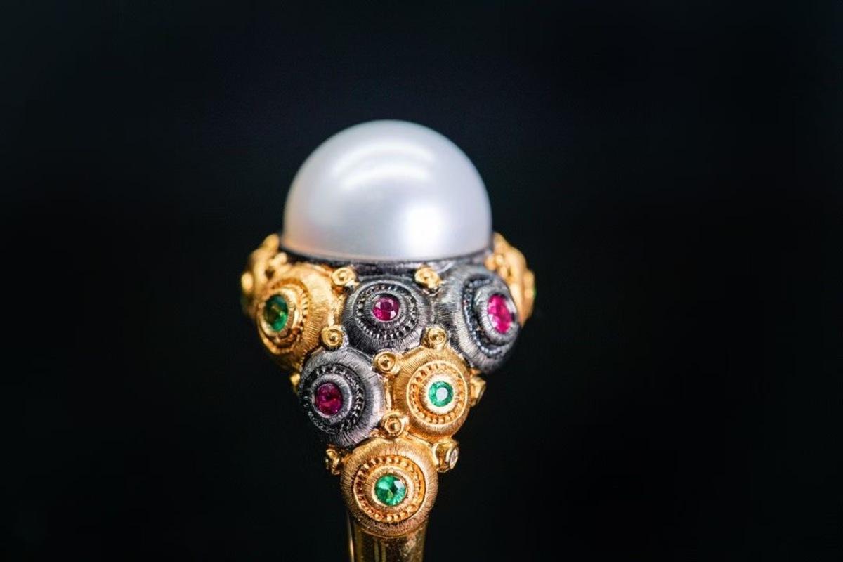 Anillo estilo vintage de piedras preciosas y diamantes en oro amarillo de 18 quilates Corte redondo en venta