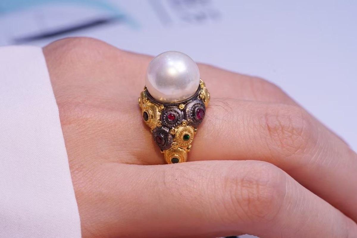 Anillo estilo vintage de piedras preciosas y diamantes en oro amarillo de 18 quilates en venta 3