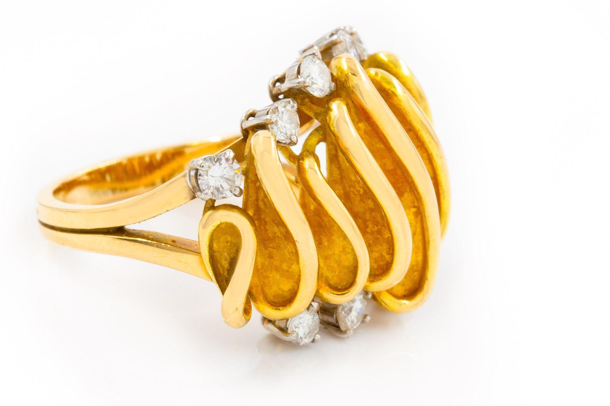 Français Bague vague en or jaune 18 carats et pierres précieuses, fabriquée en France, taille 6 en vente