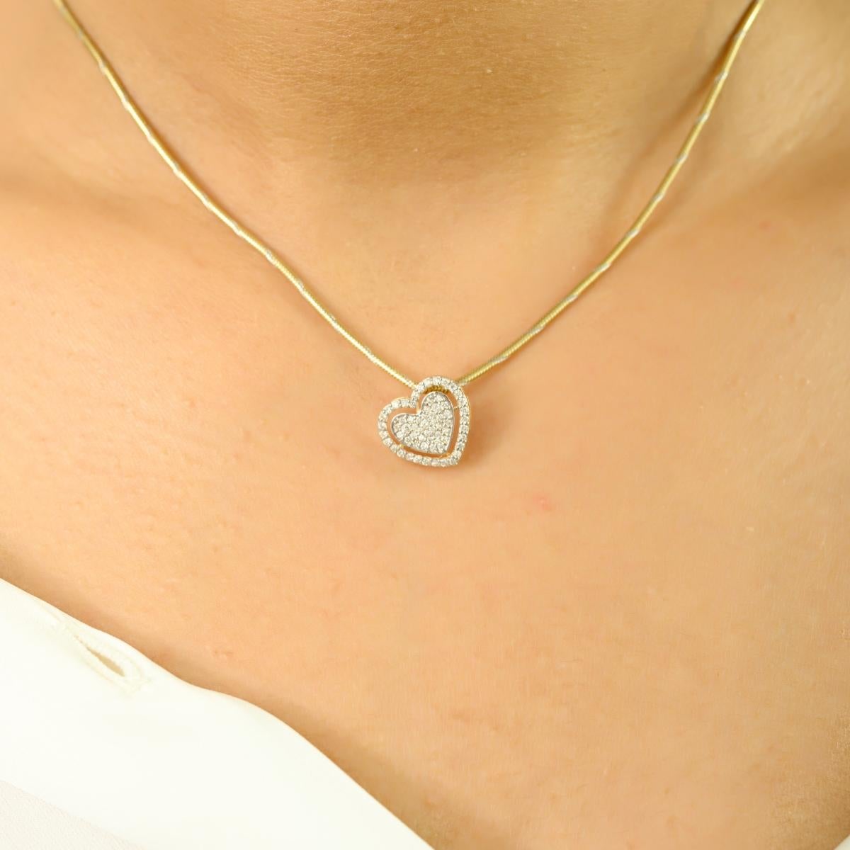 Pendentif cœur clouté en or jaune 18 carats avec diamants véritables pour mère Pour femmes en vente