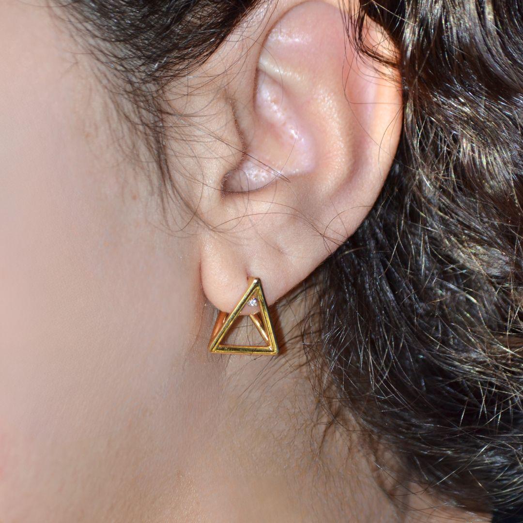 Modern 18K Yellow Gold Geometric 3D Pyramid Earrings with Diamond Accent For Sale