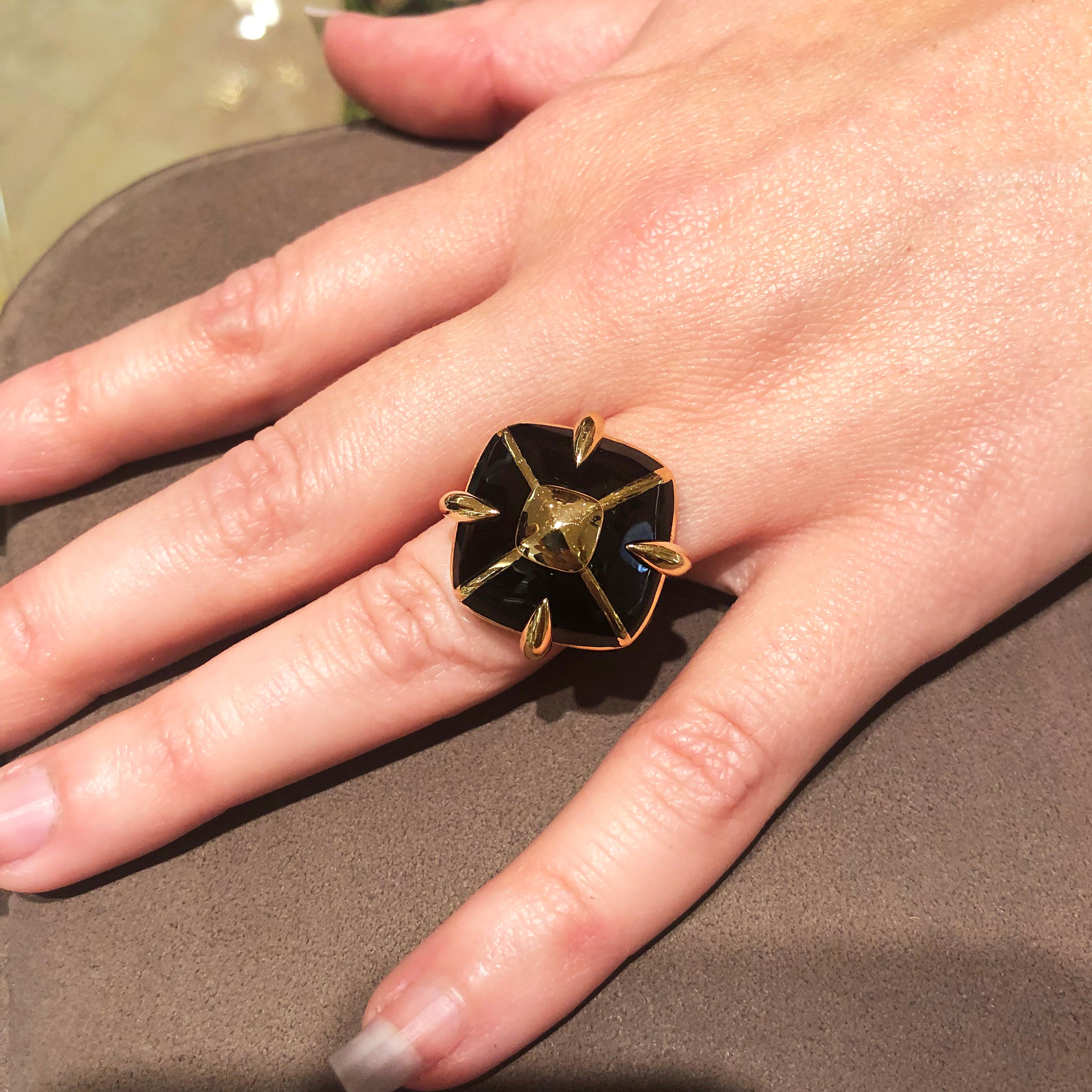 Women's or Men's 18K Yellow Gold Geometric Cushion Black Enamel Ring For Sale