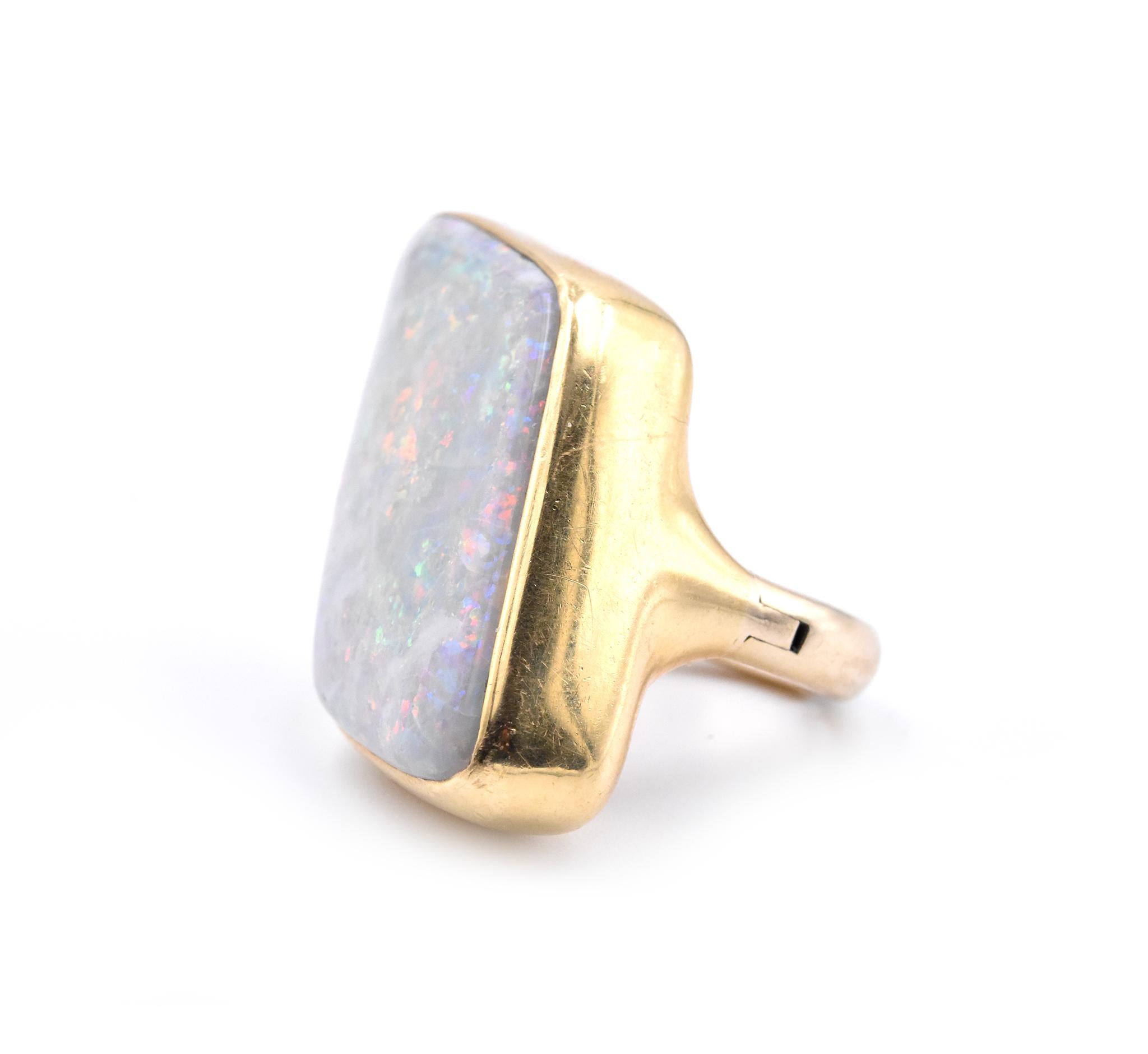 18 Karat Yellow Gold Geometric Opal Ring In Excellent Condition In Scottsdale, AZ
