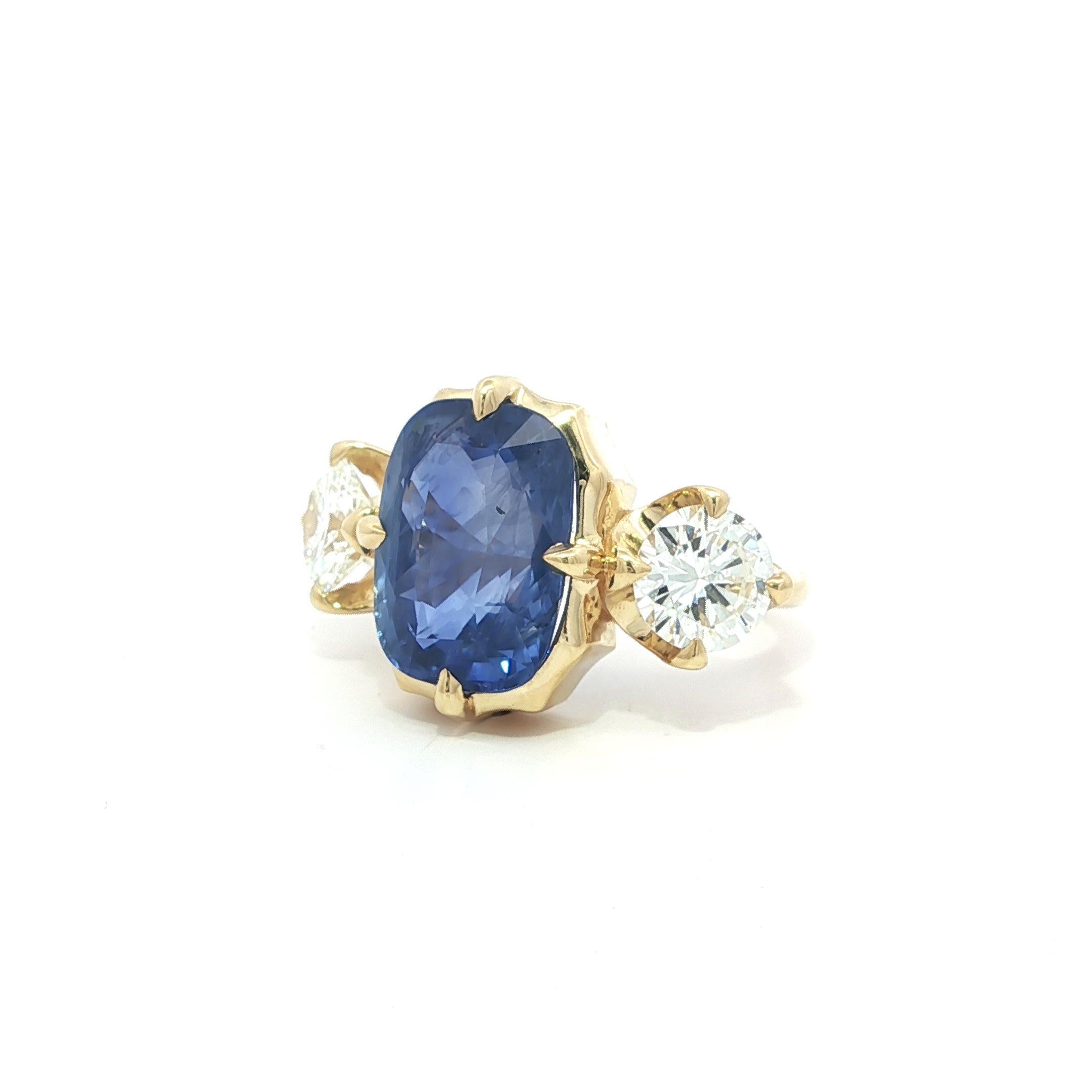 Bague en or jaune 18k GIA 10.98ctw Long Cushion No Heat Blue Sapphire w/ Diamond en vente 6
