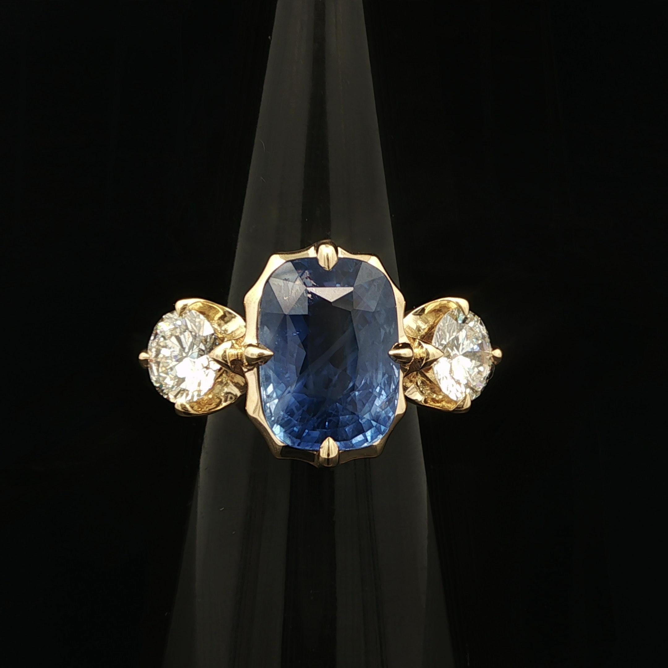 Bague en or jaune 18k GIA 10.98ctw Long Cushion No Heat Blue Sapphire w/ Diamond en vente 8