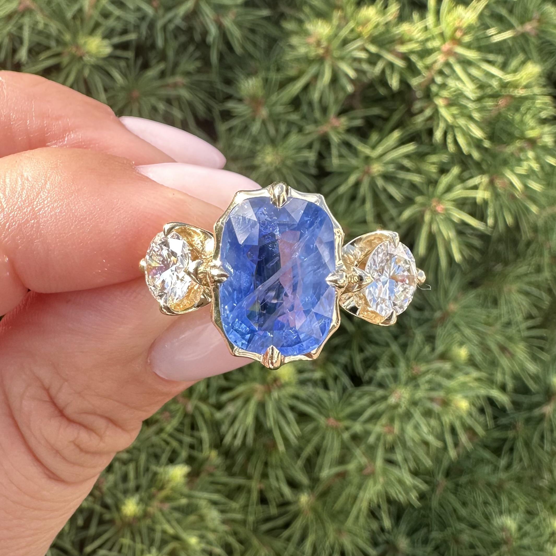 Bague en or jaune 18k GIA 10.98ctw Long Cushion No Heat Blue Sapphire w/ Diamond en vente 9