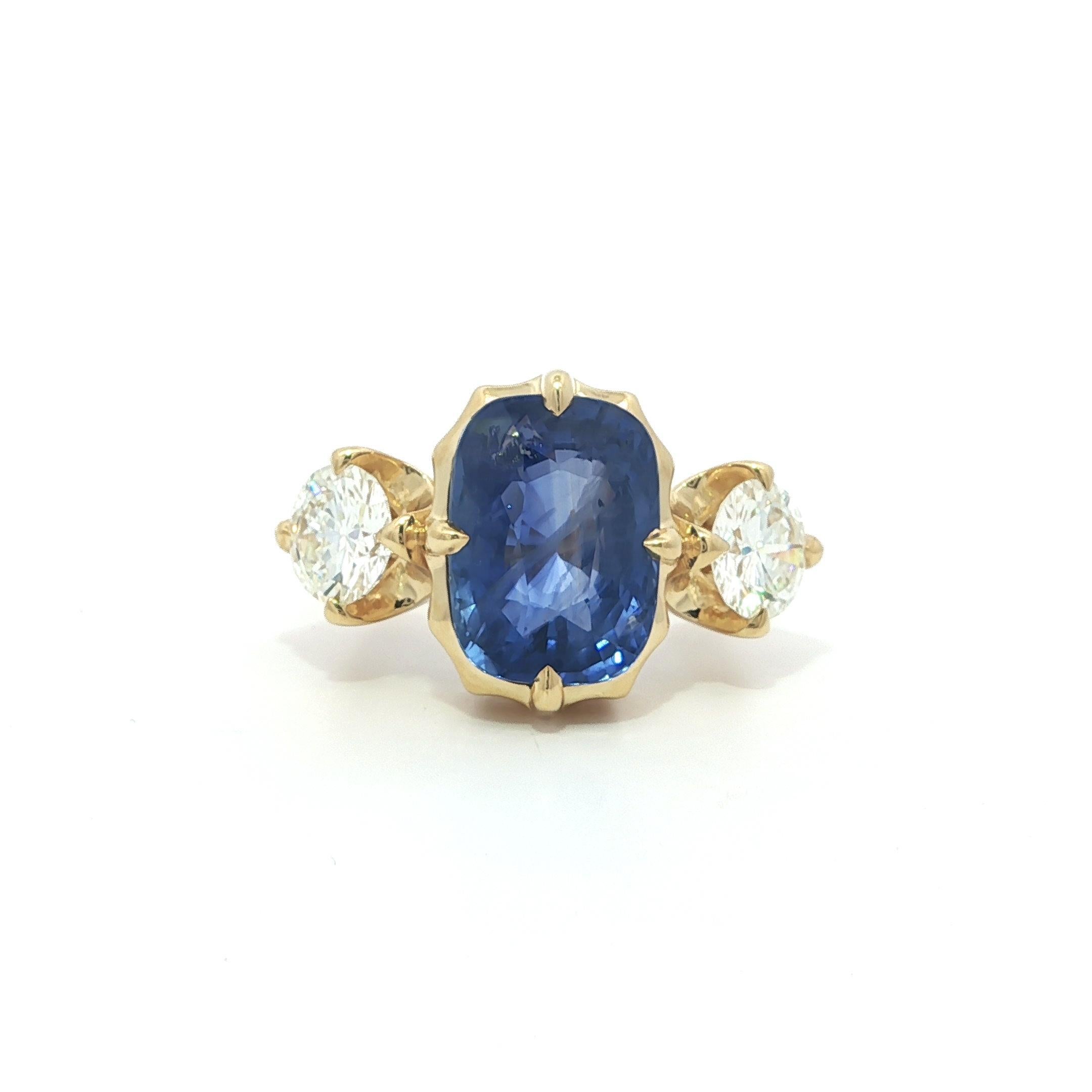 Bague en or jaune 18k GIA 10.98ctw Long Cushion No Heat Blue Sapphire w/ Diamond en vente 4