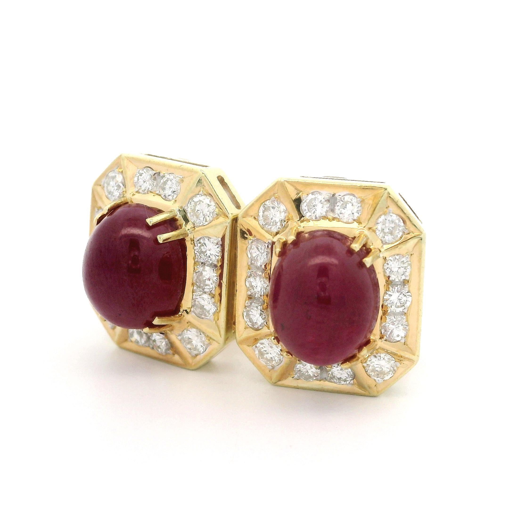 Orecchini Omega a bottone con rubino cabochon e diamante in oro giallo 18k GIA 11ctw No Heat in vendita 6