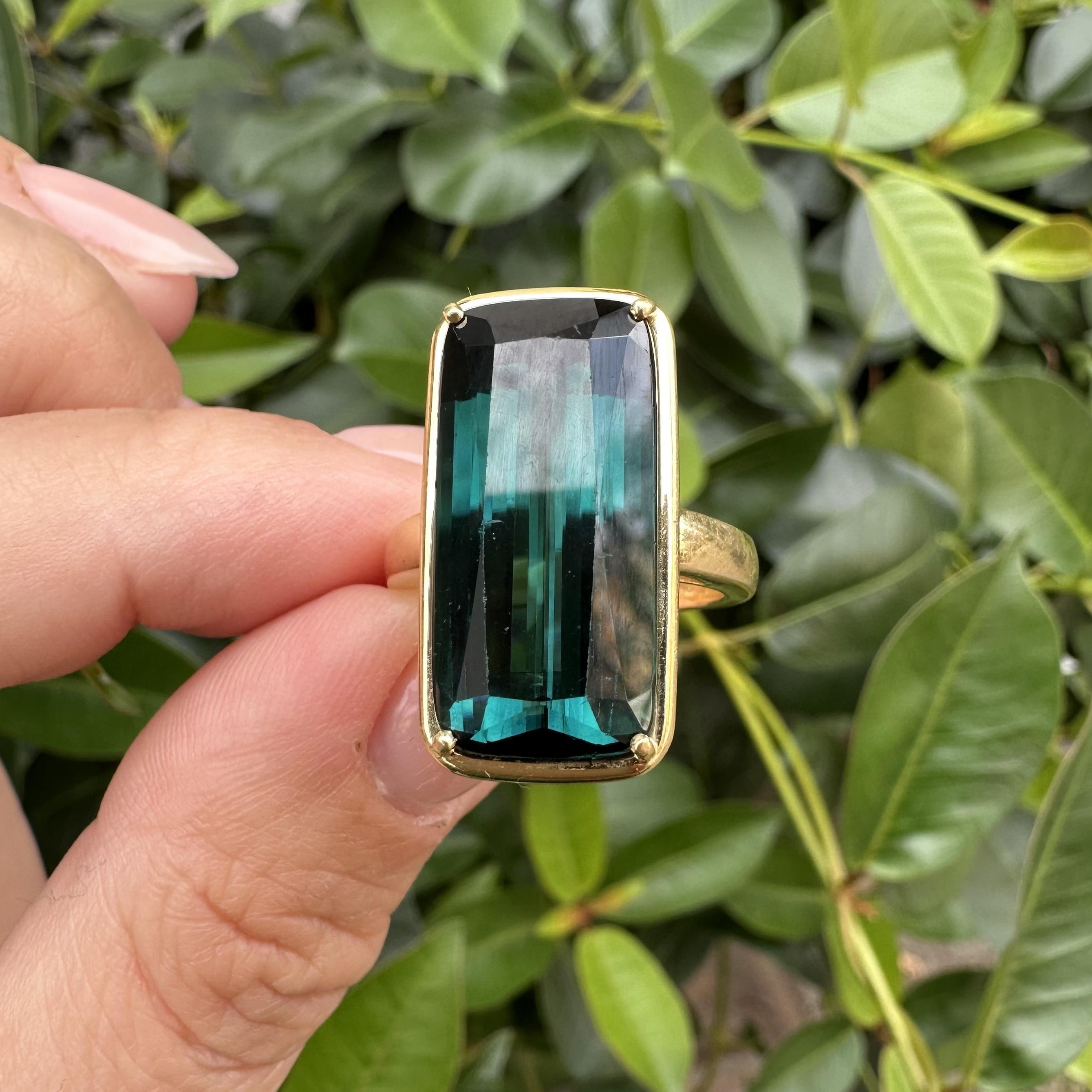 Bague solitaire en or jaune 18k GIA 14.37ct Blue Green Long Cushion Tourmaline en vente 8