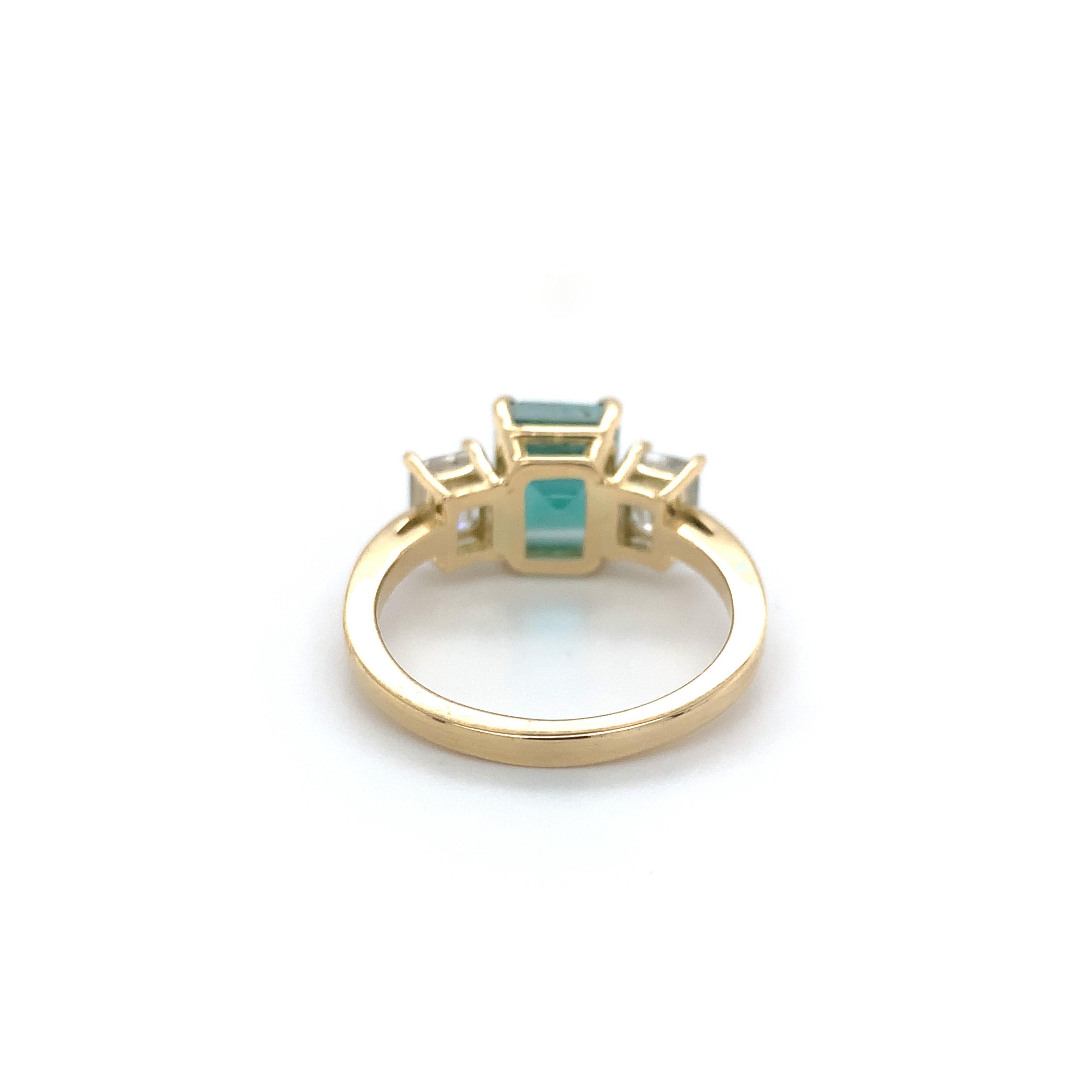 Women's 18K Yellow Gold GIA 2.86 carat Emerald and 1.02 carat Diamond Ring For Sale