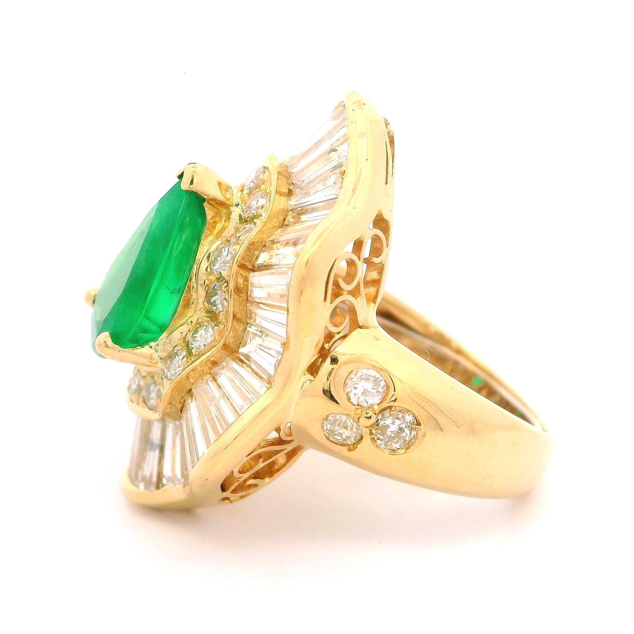 18k Yellow Gold GIA 5.05ctw Pear Cut Emerald & Diamond Wavy Ballerina Ring For Sale 7